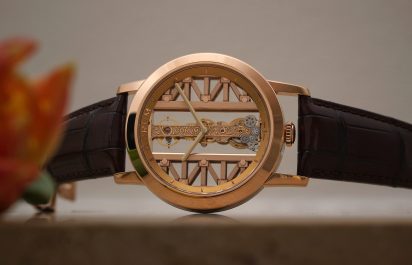 corum golden bridge round