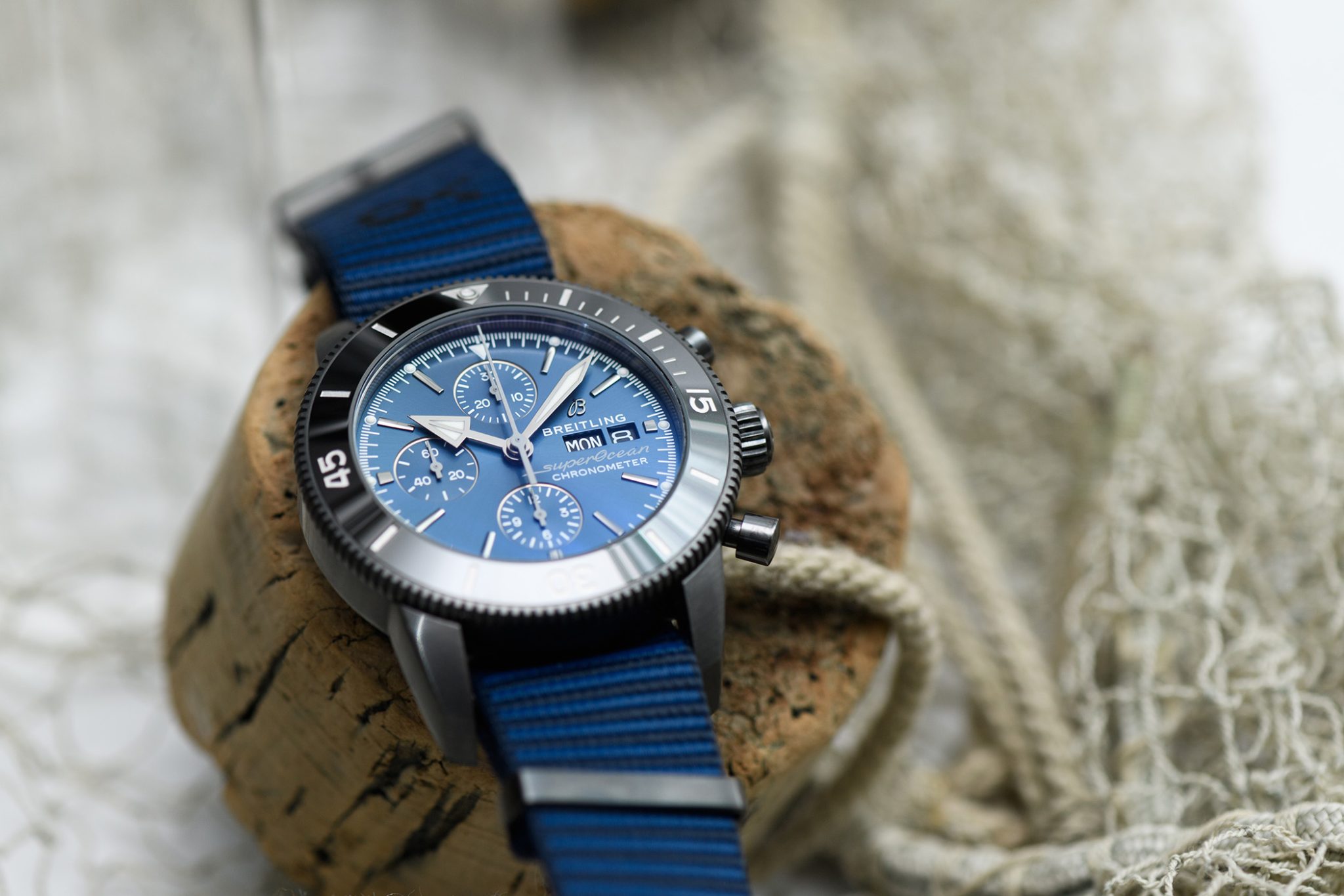 Breitling Superocean Automatic 44 and Breitling ECONYL-Garn NATO-straps © Harold Cunningham