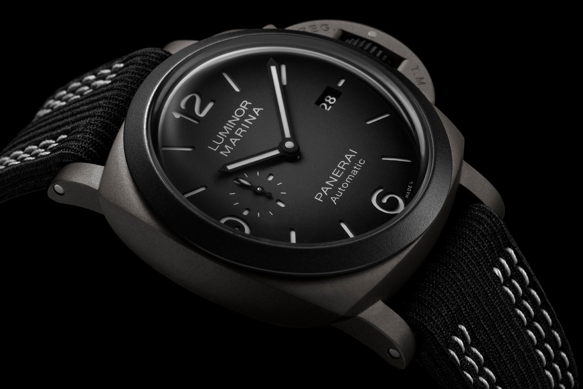 Panerai-PAM01122-Luminor-Marina-44mm-Guillaume-Nery-Edition