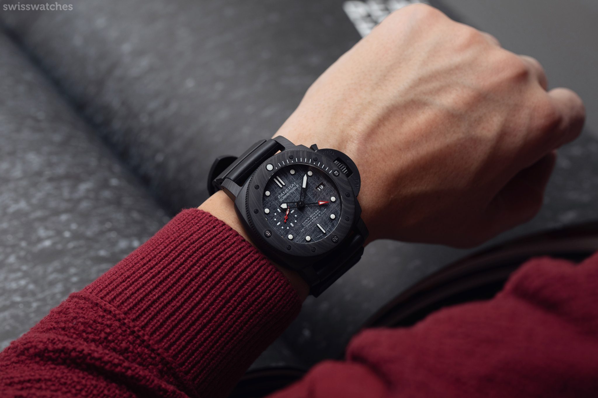 Panerai Submersible Luna Rossa PAM01039 wristshot