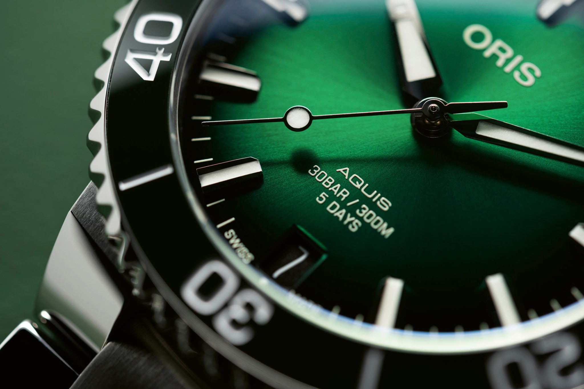 ORIS-Aquis-Date-41.5mm-Green-Dial calibre 400