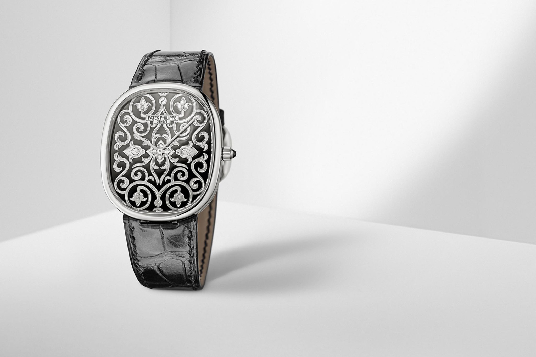 Patek-Philippe-Ellipse-dor-Ref-573851G-001-Front
