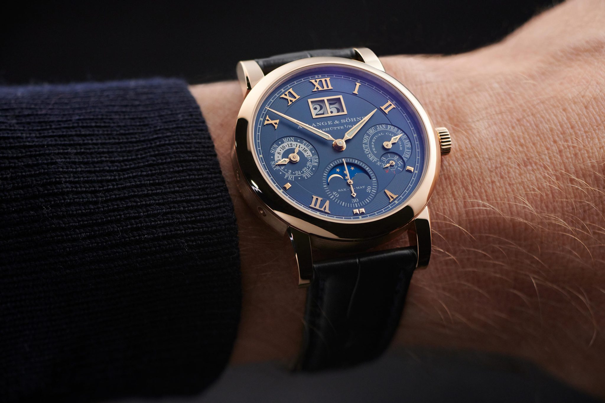 A-Lange-Soehne-ALS-310-037-Langematik-Perpetual-redgold-Wristshot