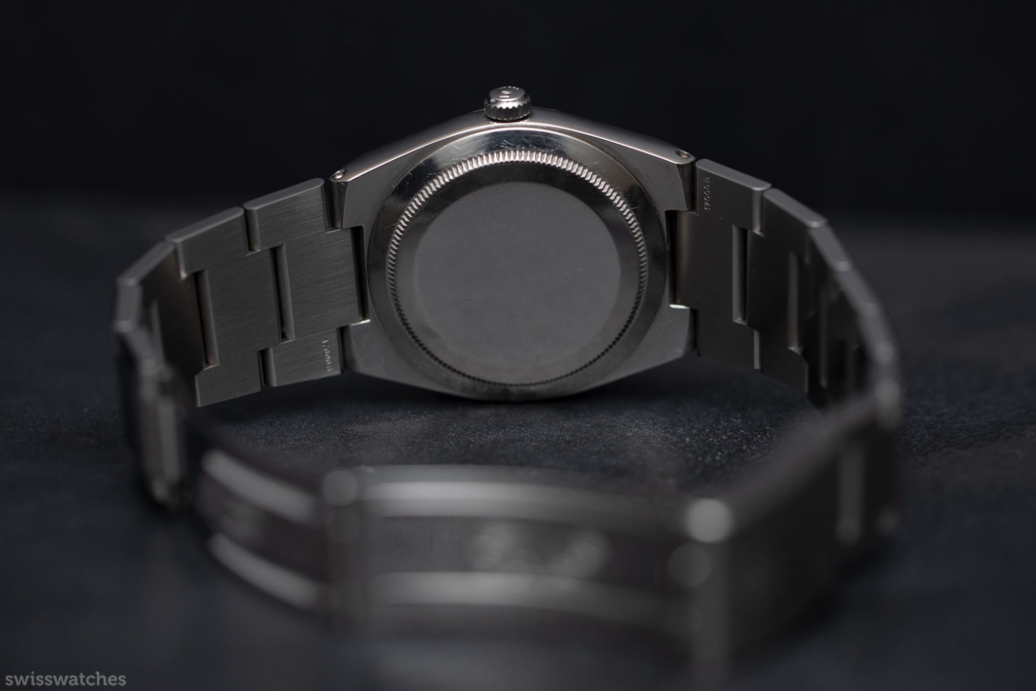 Rolex-1530-Automatic-Caseback-Oysterquartz