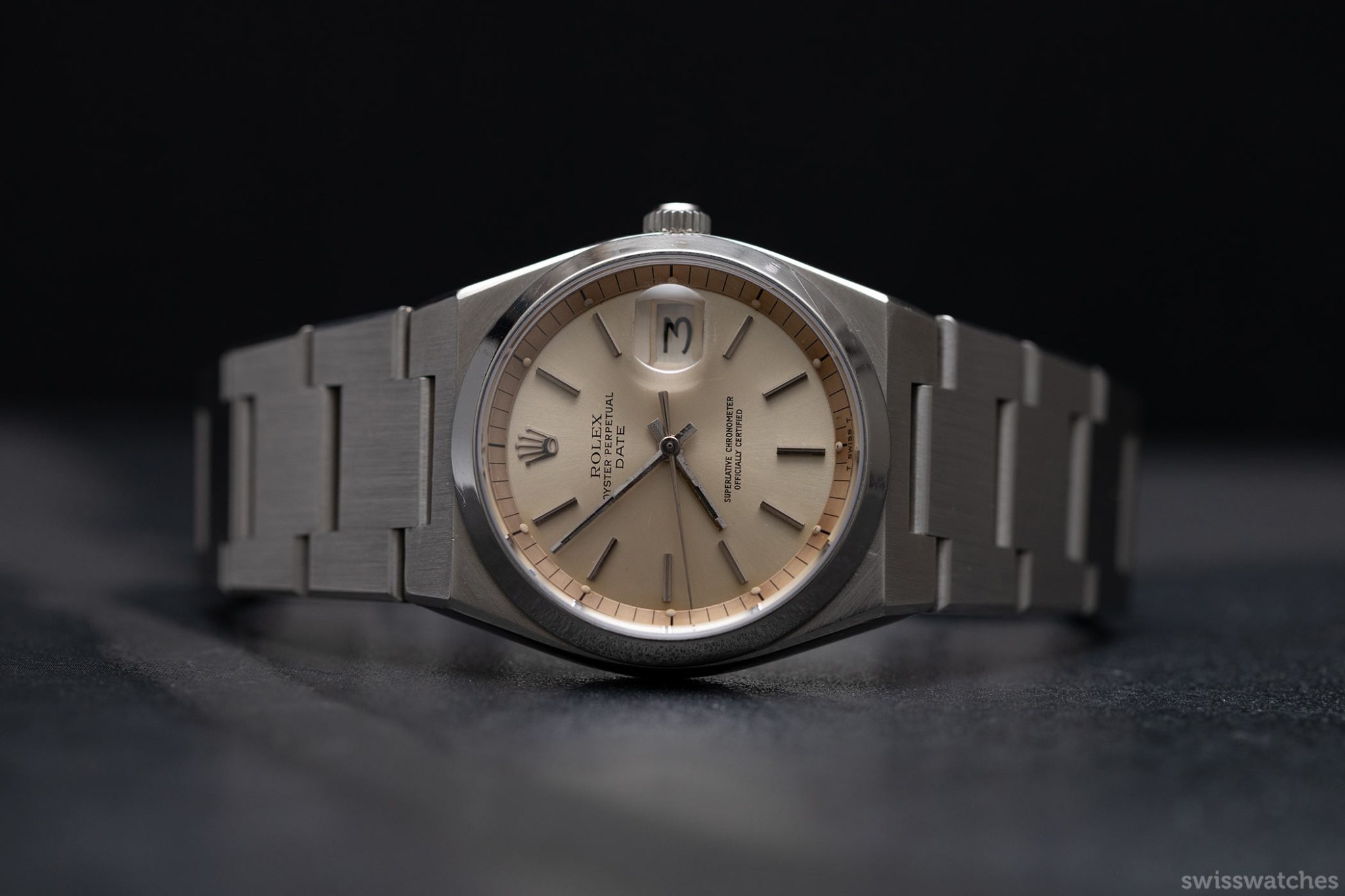 Rolex-1530-Automatic-Date-Oysterquartz-Case