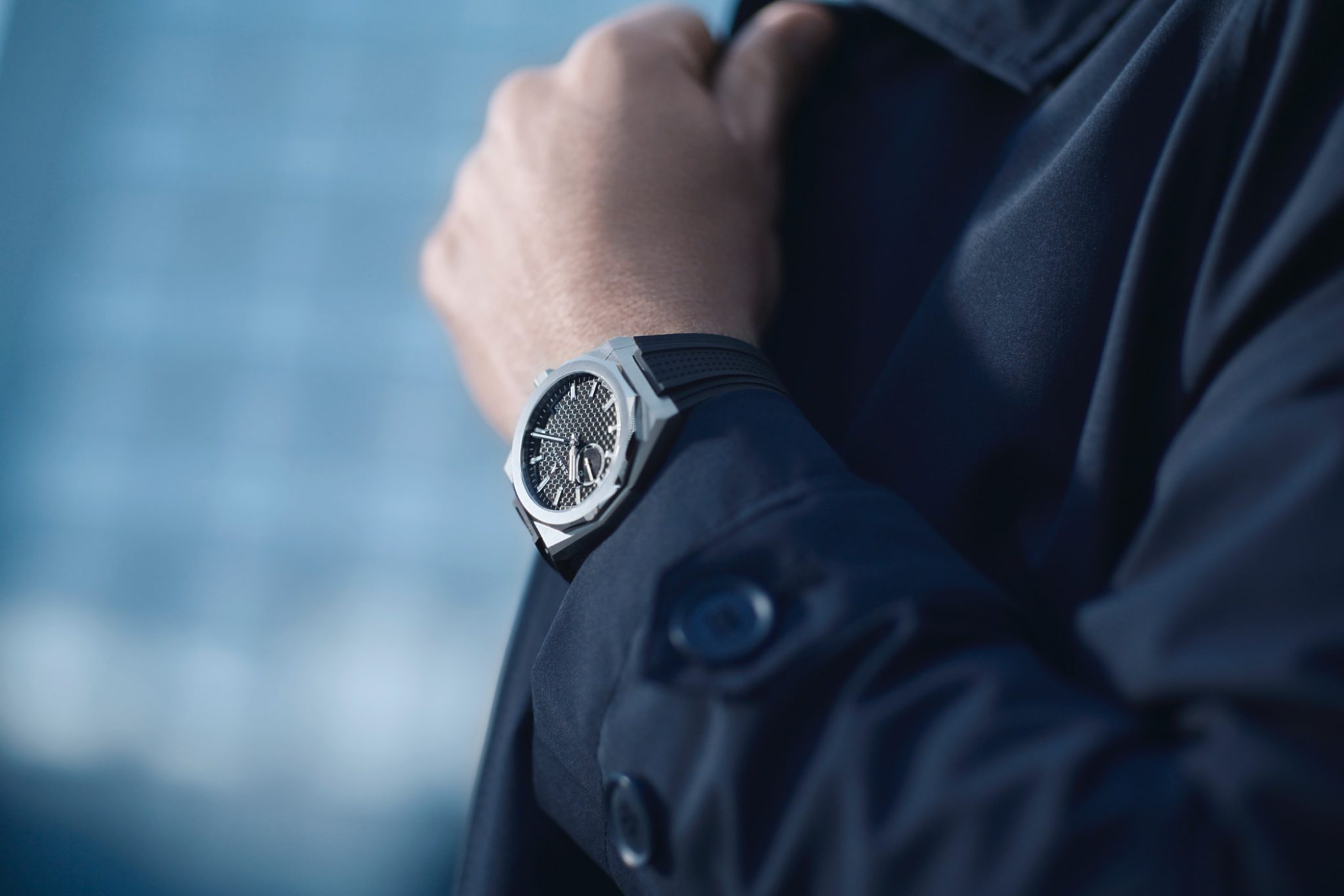 Zenith-DEFY-Skyline-Case-Wristshot