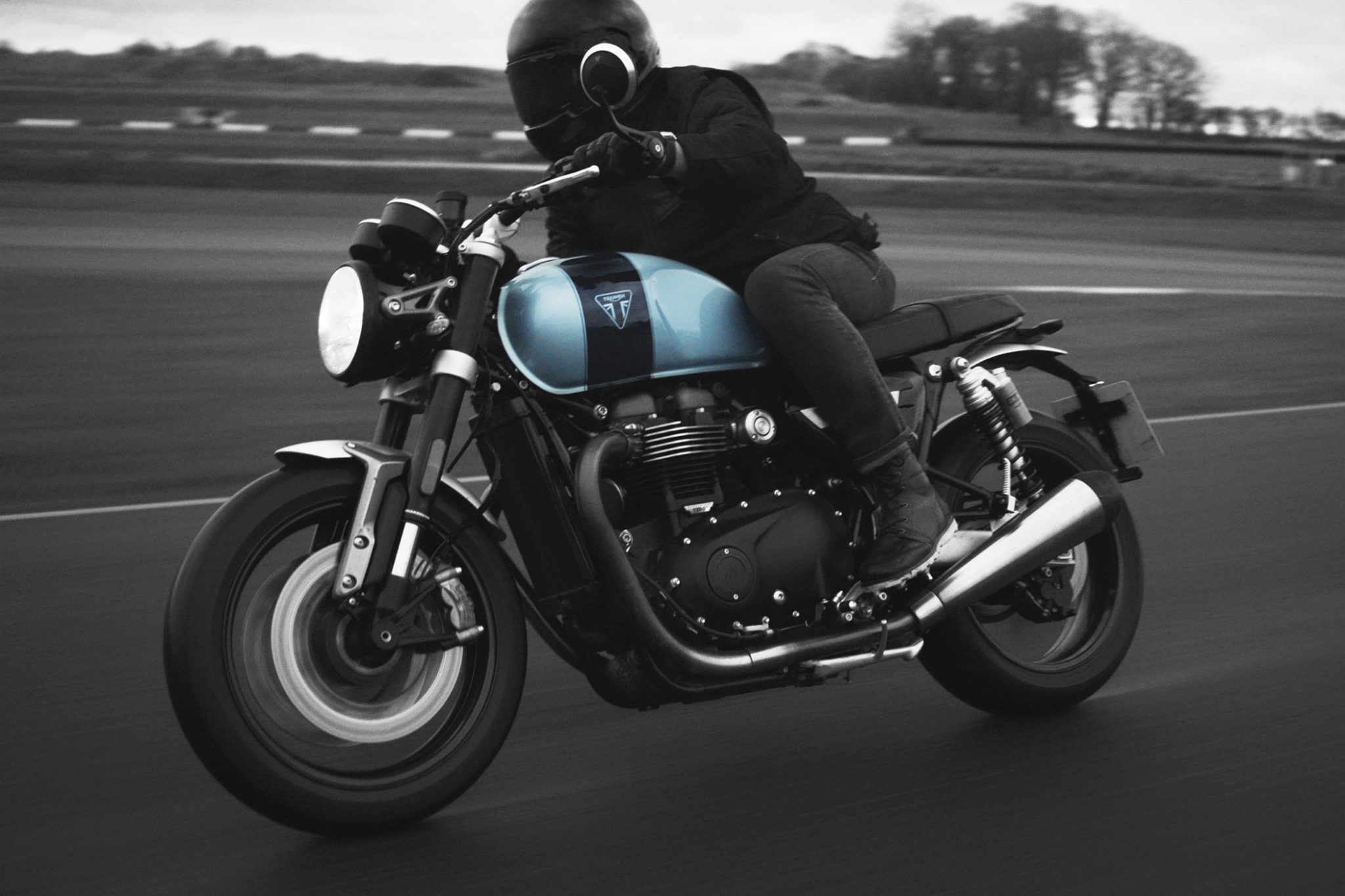Triumph-Bike-Breitling