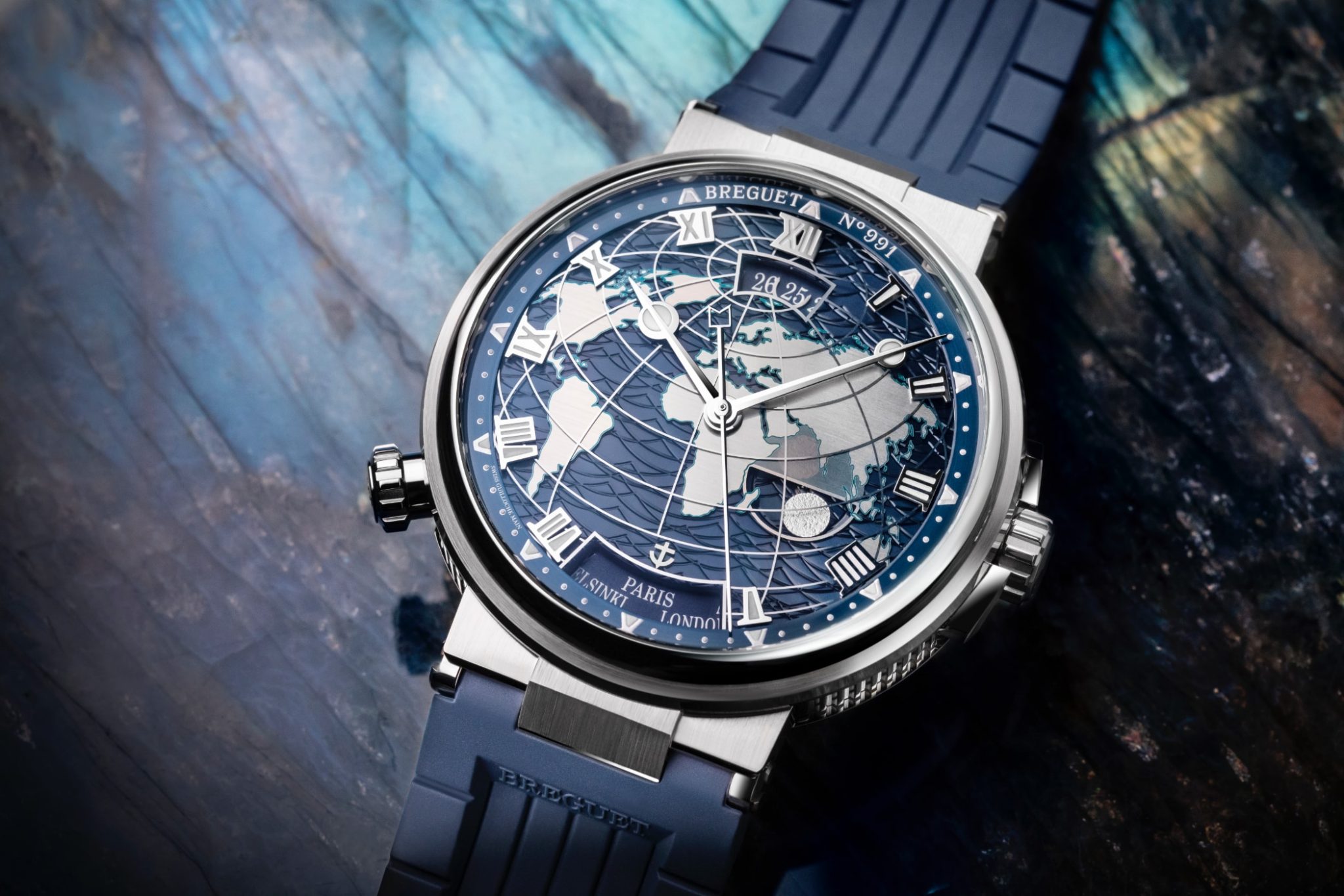 Breguet-5557-Marine-Hora-Mundi-5557BRYS5WV-and-5557BBYS5WV-Case-Dial-Close-Up