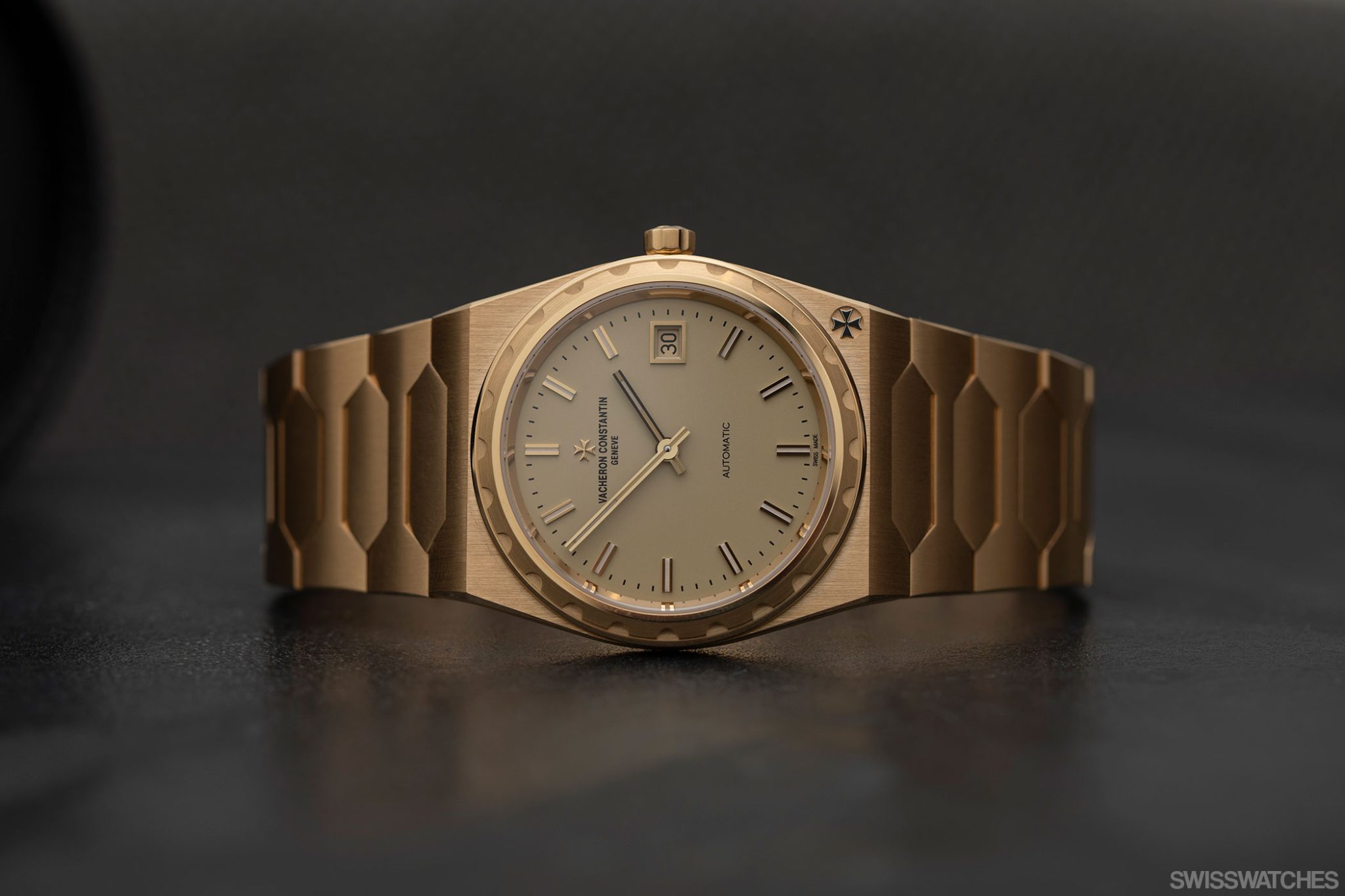 Vacheron-Constantin-Historiques-222-37MM-3N-Yellow-Gold