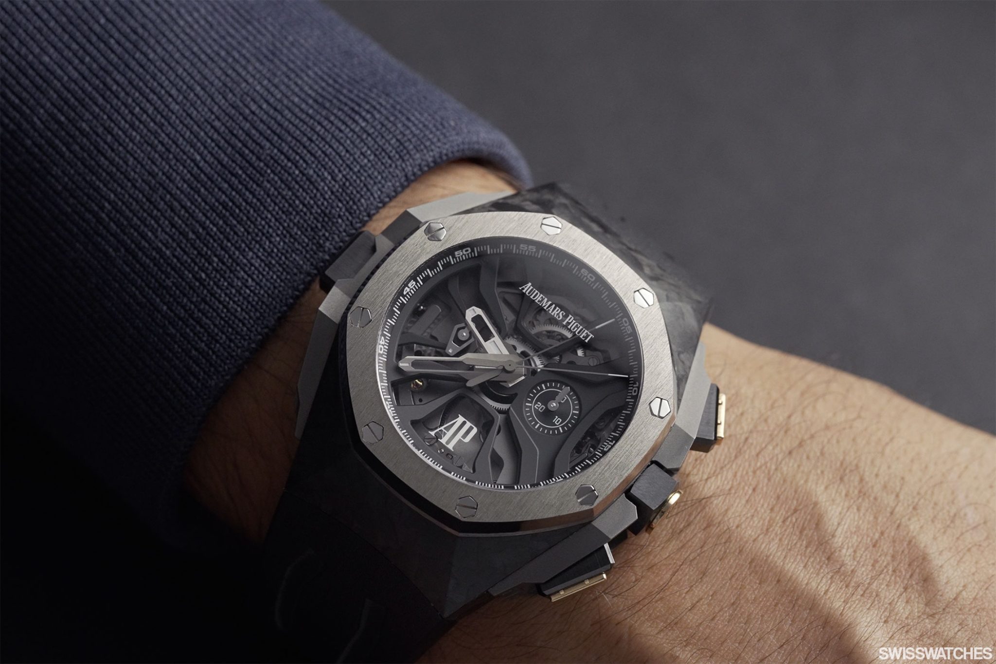 Audemars-Piguet-Royal-Oak-Concept-Laptimer-Michael-Schumacher-26221FT-Wristshot-2015