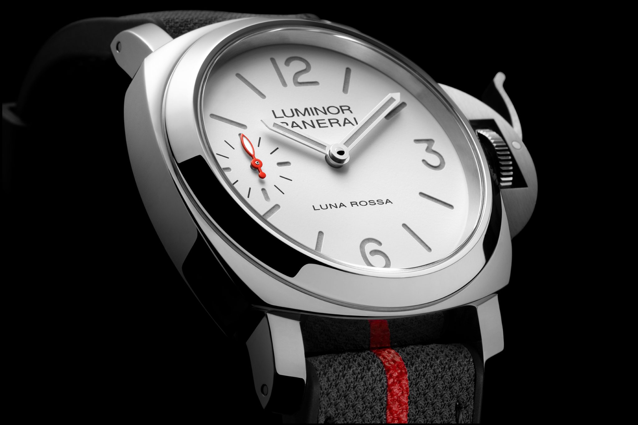 Panerai-Luminor-Luna-Rossa-PAM01342-Dial