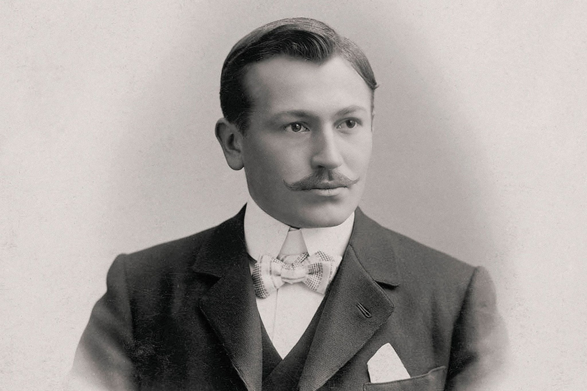 Picture-Of-A-Young-Hans-Wilsdorf