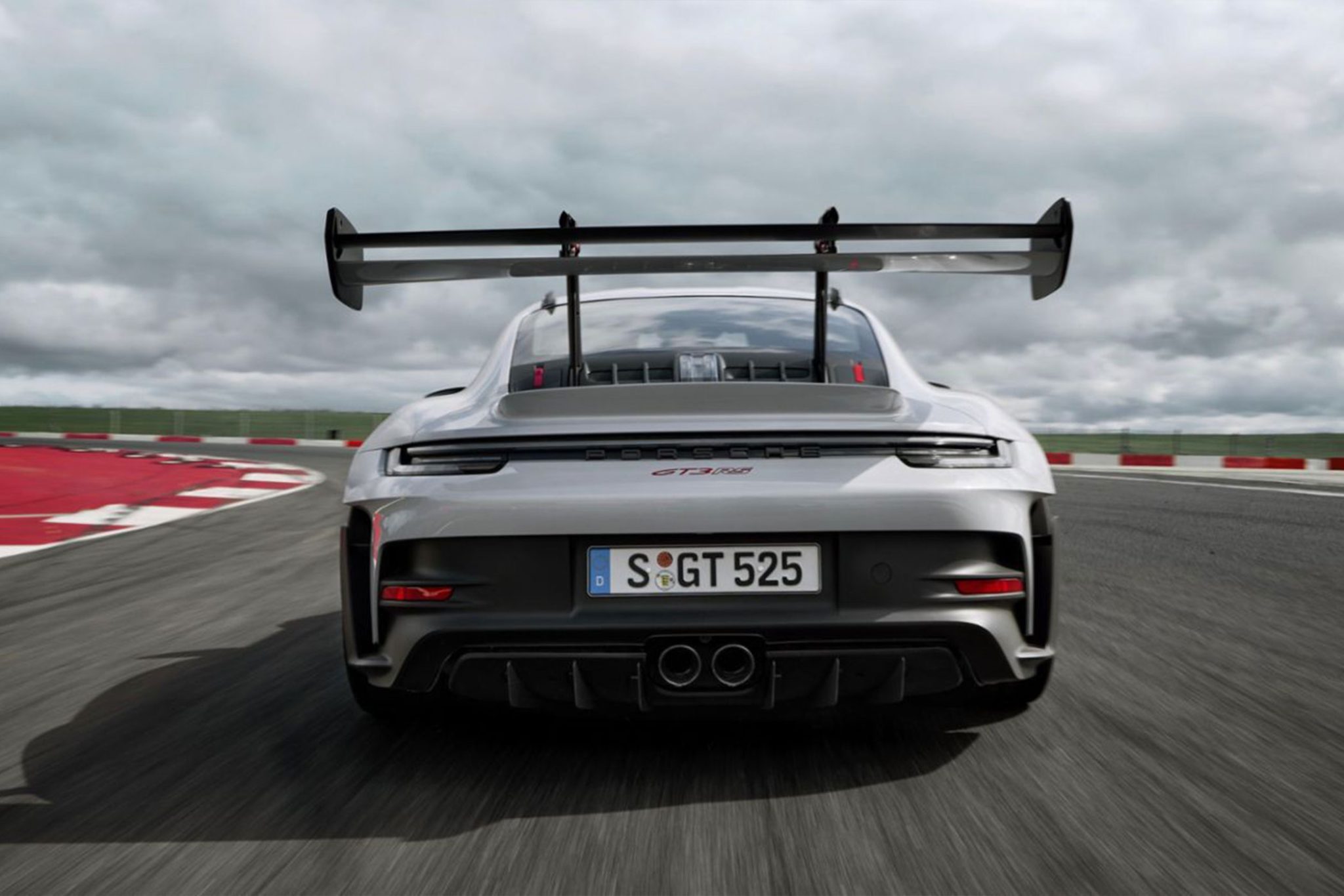 Porsche-911-GT3-RS-992-Backside