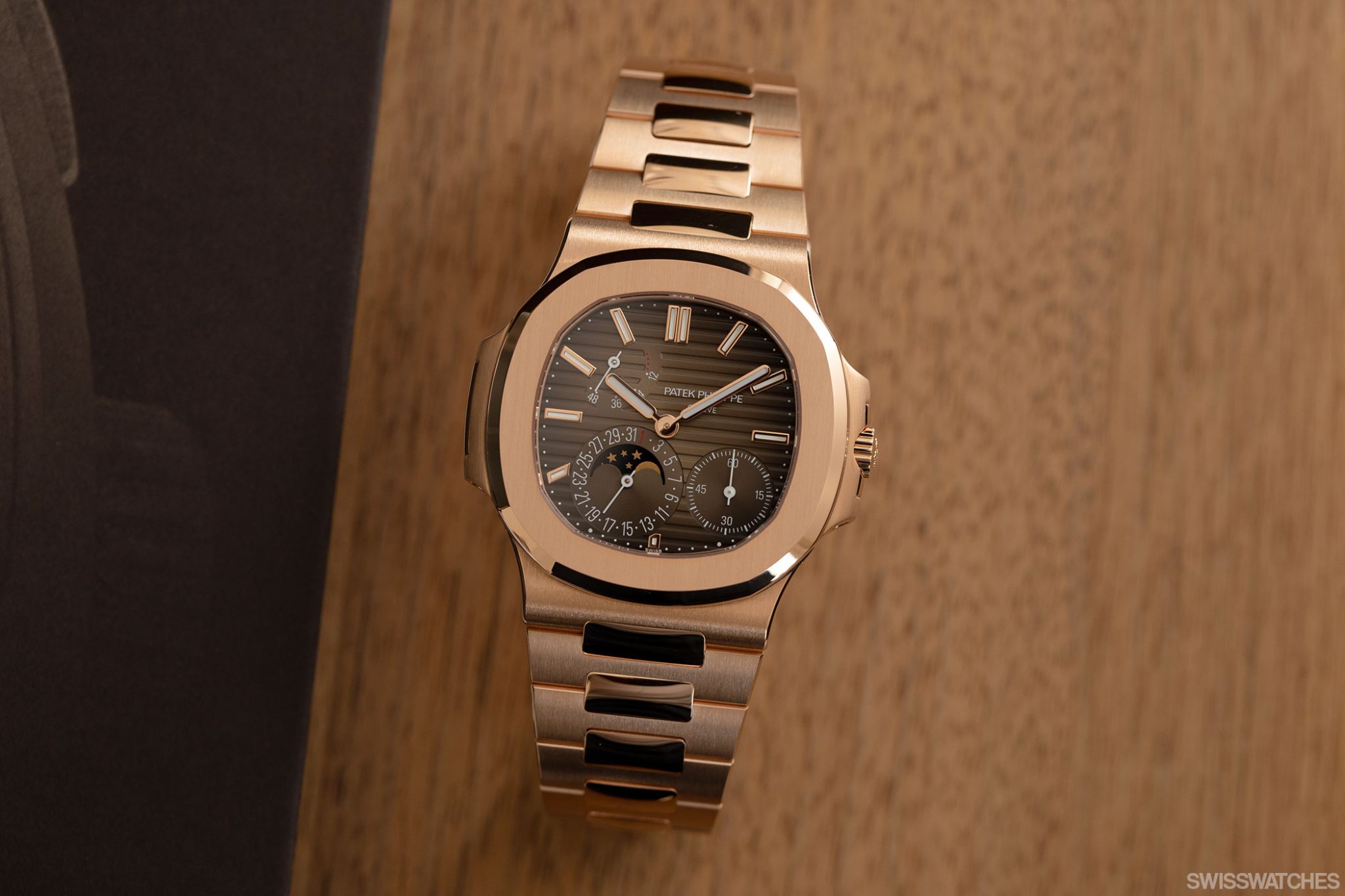 Swisswatches-Column-Patek-Philippe-Nautilus-Ref-5712-1R-Chocolate