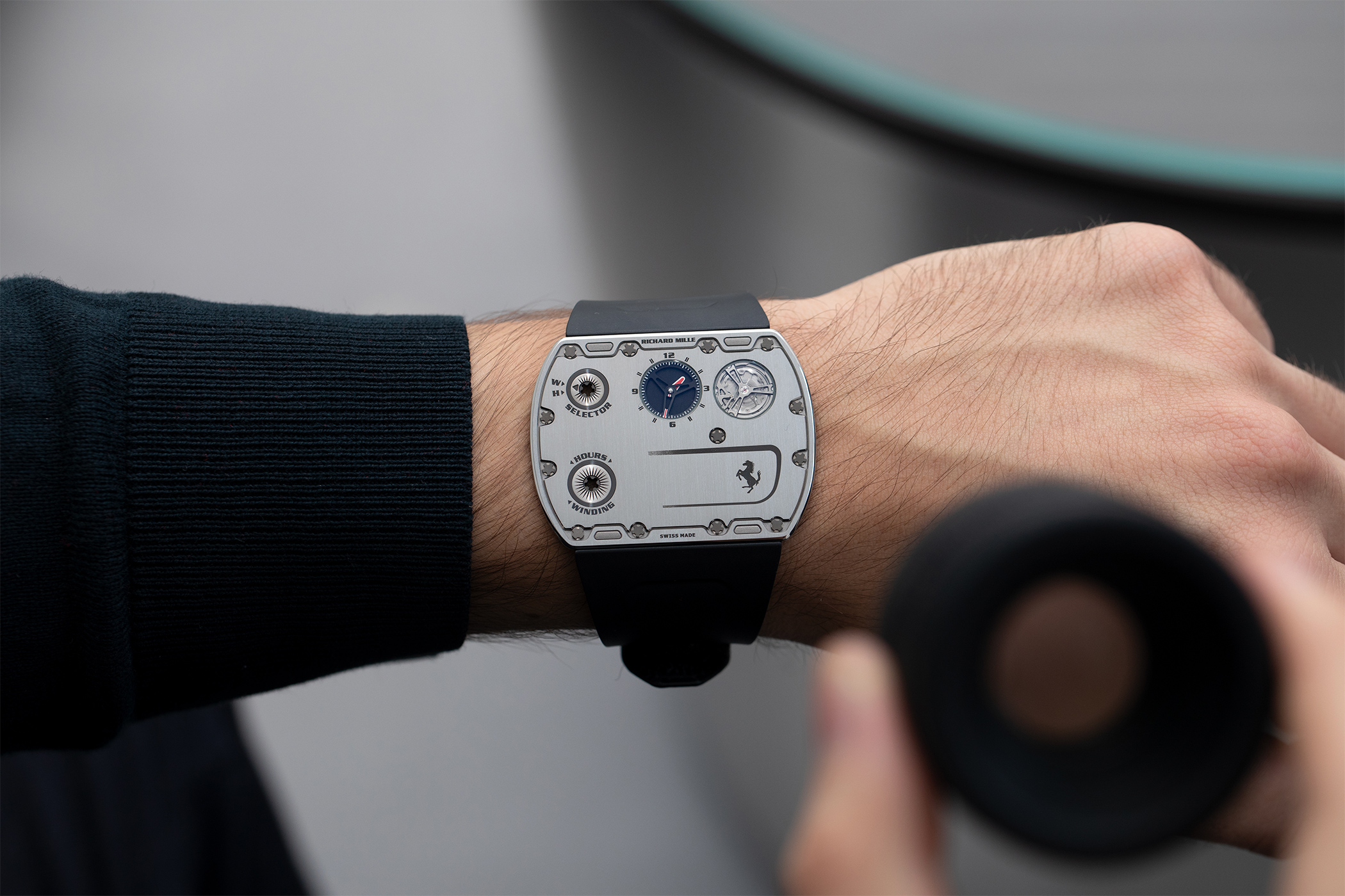 Titlepicture-RM-UP-01-Ferrari-On-Wrist