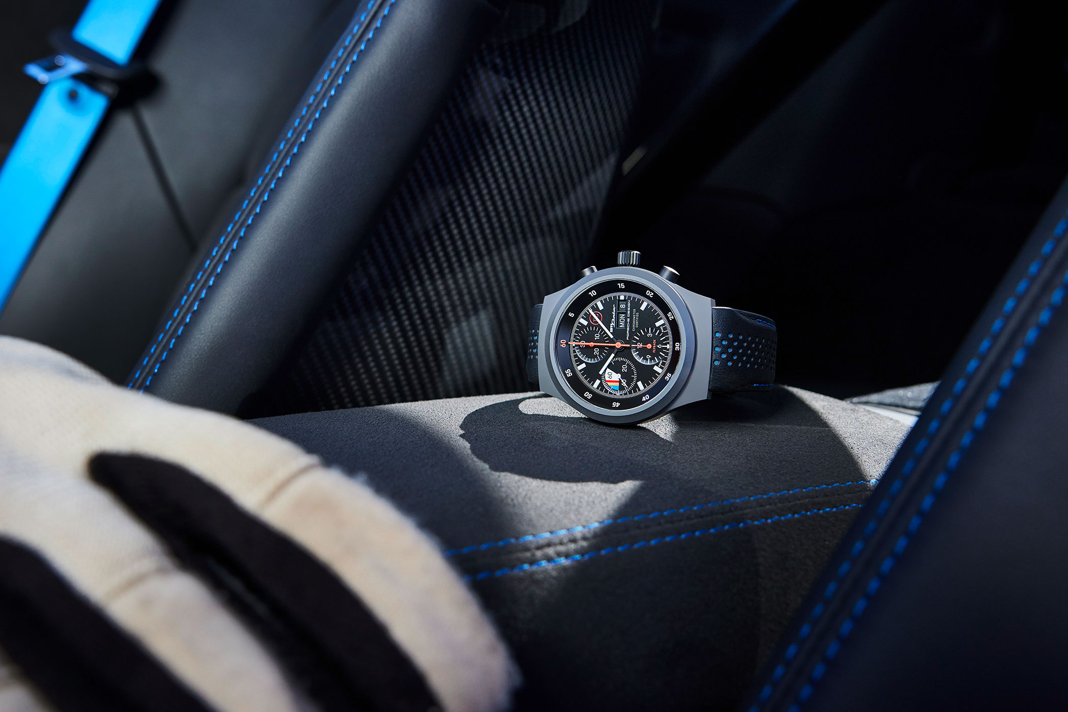 PD-Chronograph-1-911-Dakar-Rally-Design-Edition-in-Grey