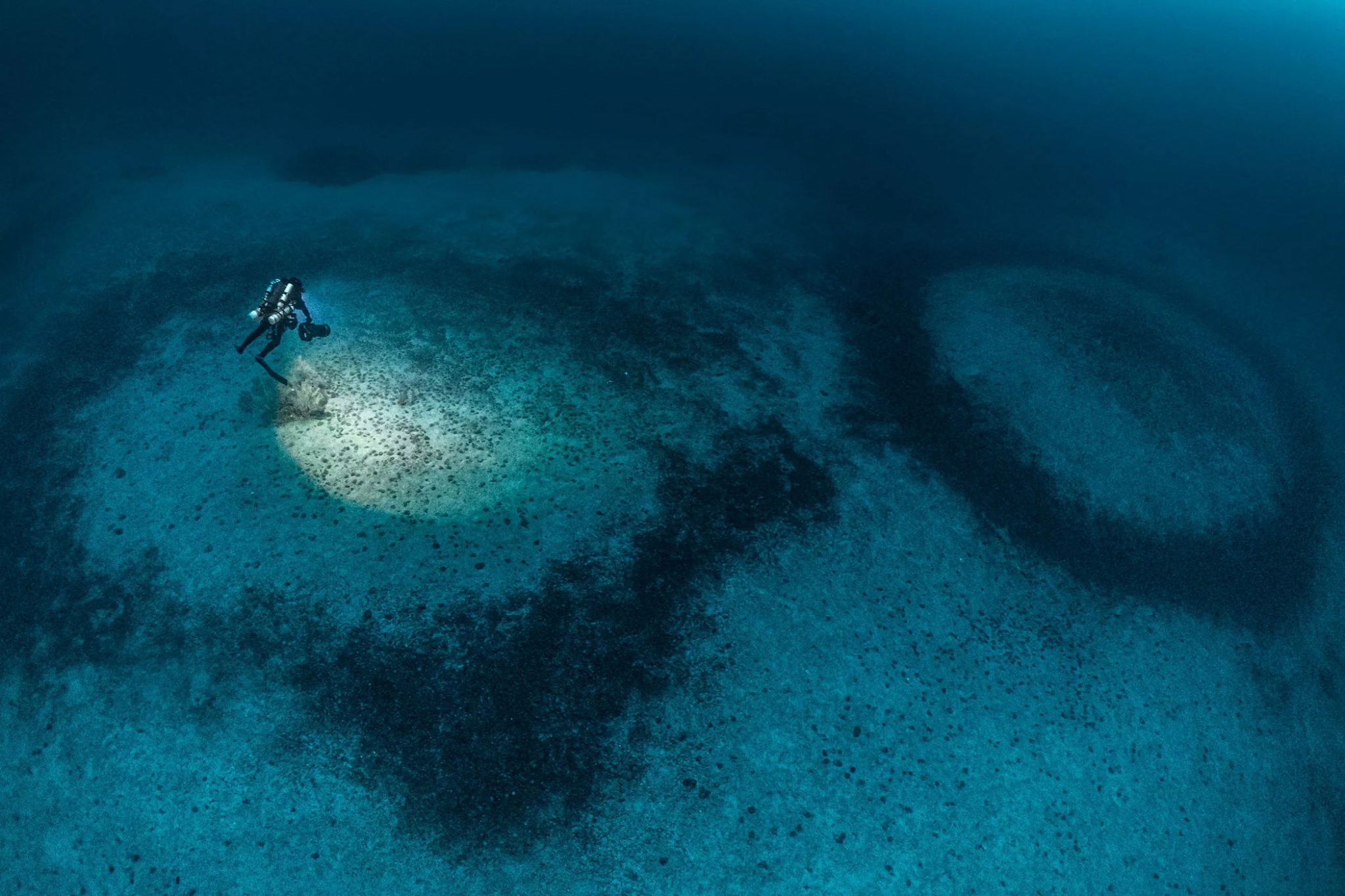 Claurent-Ballesta-Blancpain-Gombessa-Expeditions-IV-Underwater-World-with-Diver