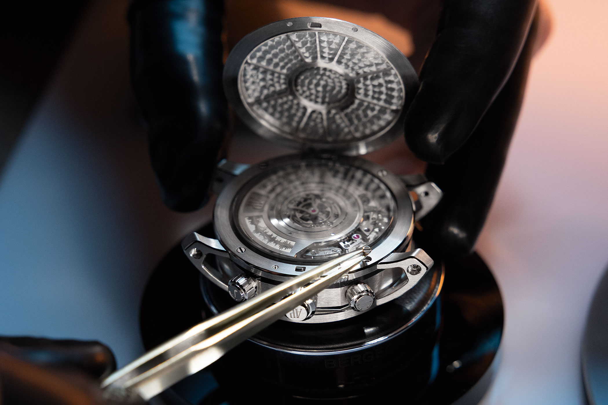 Code-11-59-by-Audemars-Piguet-Ultra-Complication-Universelle-RD4-26398BC-Savoir-Faire-7