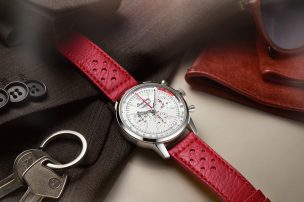 Breitling-Top-Time-Thunderbird-calibre01-leather-strap-front-with-background