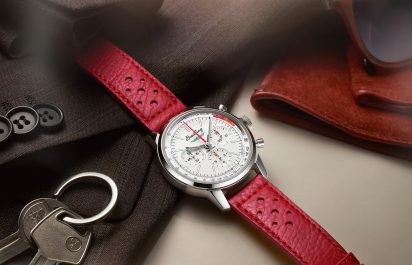 Breitling-Top-Time-Thunderbird-calibre01-leather-strap-front-with-background