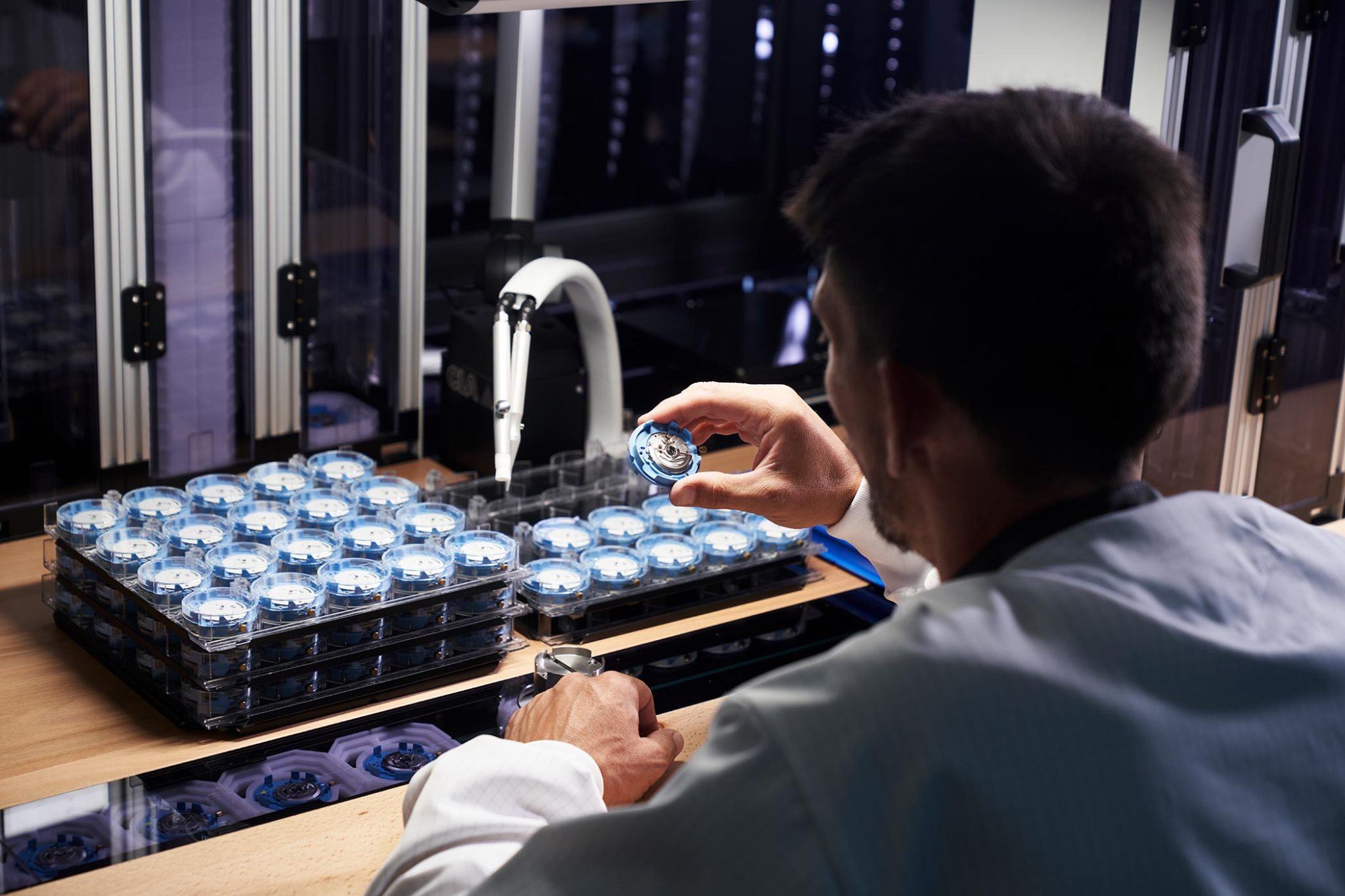 Kenissi-Manufacture-Assembly-Floor-Watchmaker-1