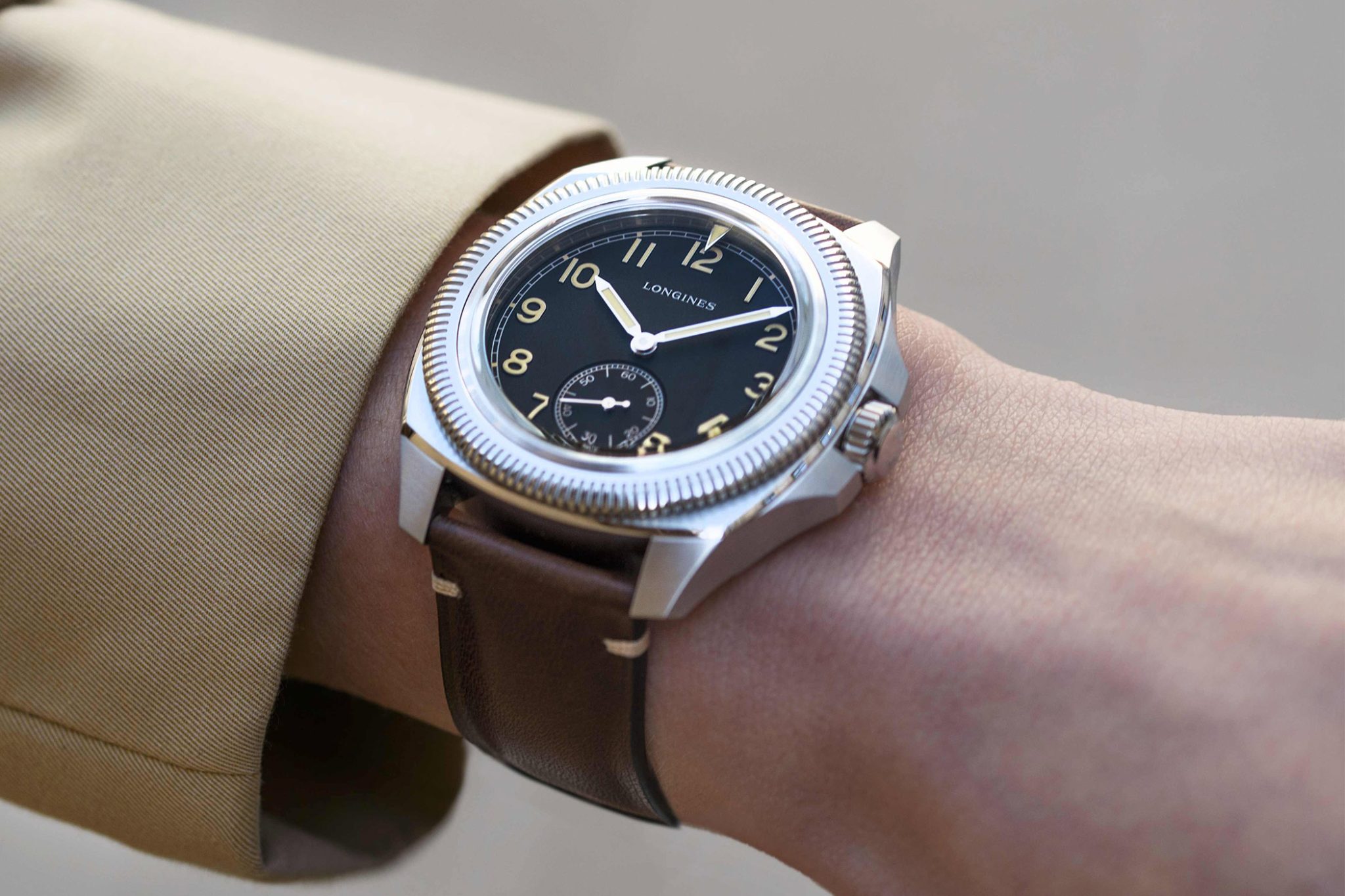 Longines-Pilot-Majetek-L2-838-4-53-8-case-close-up