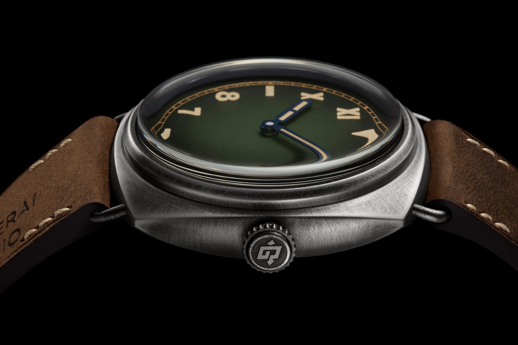 Panerai-Radiomir-California-PAM01349-case-night