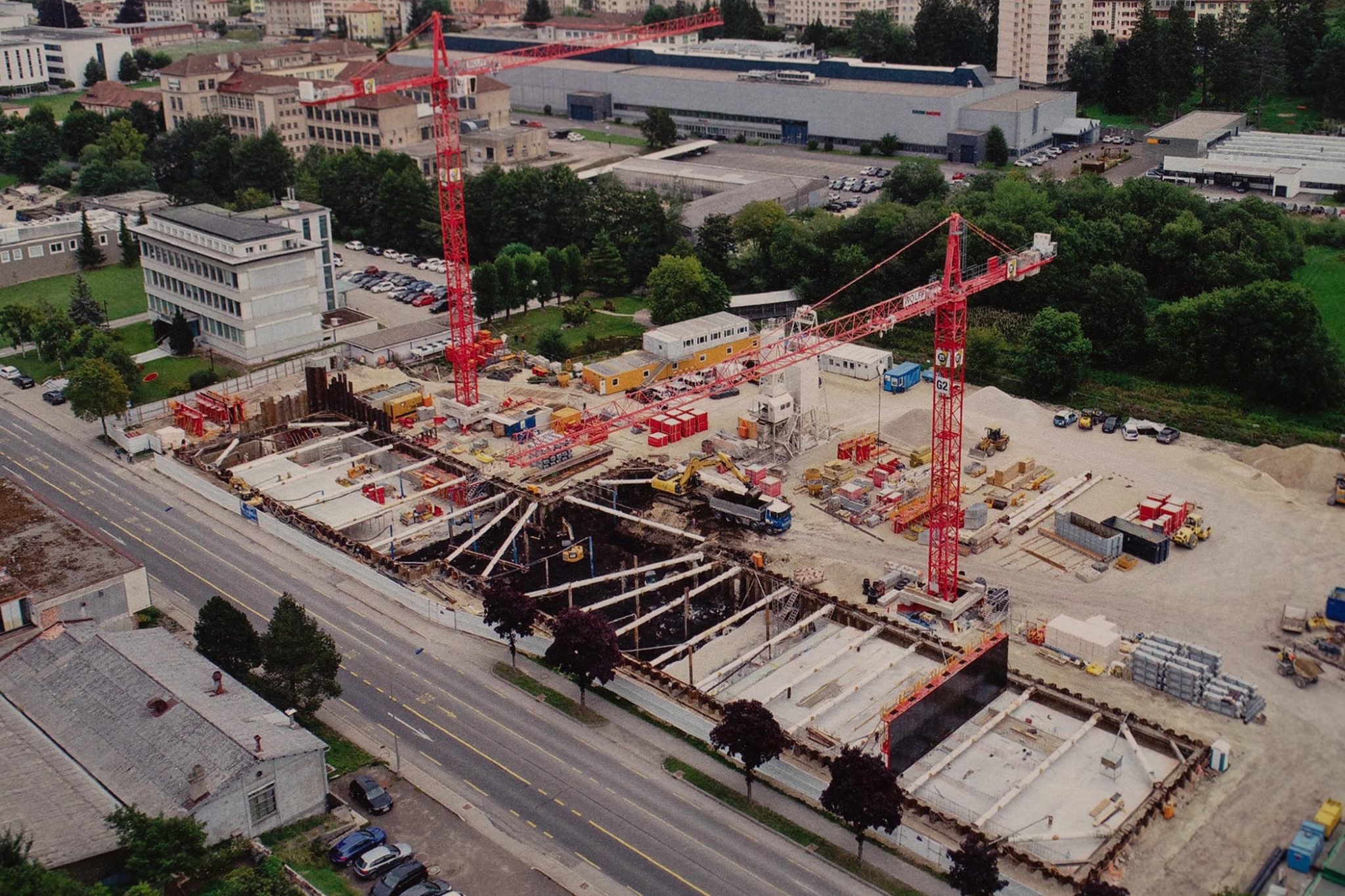 TUDOR-Manufacture-Construction-330-thirty-metre-concrete-pillars