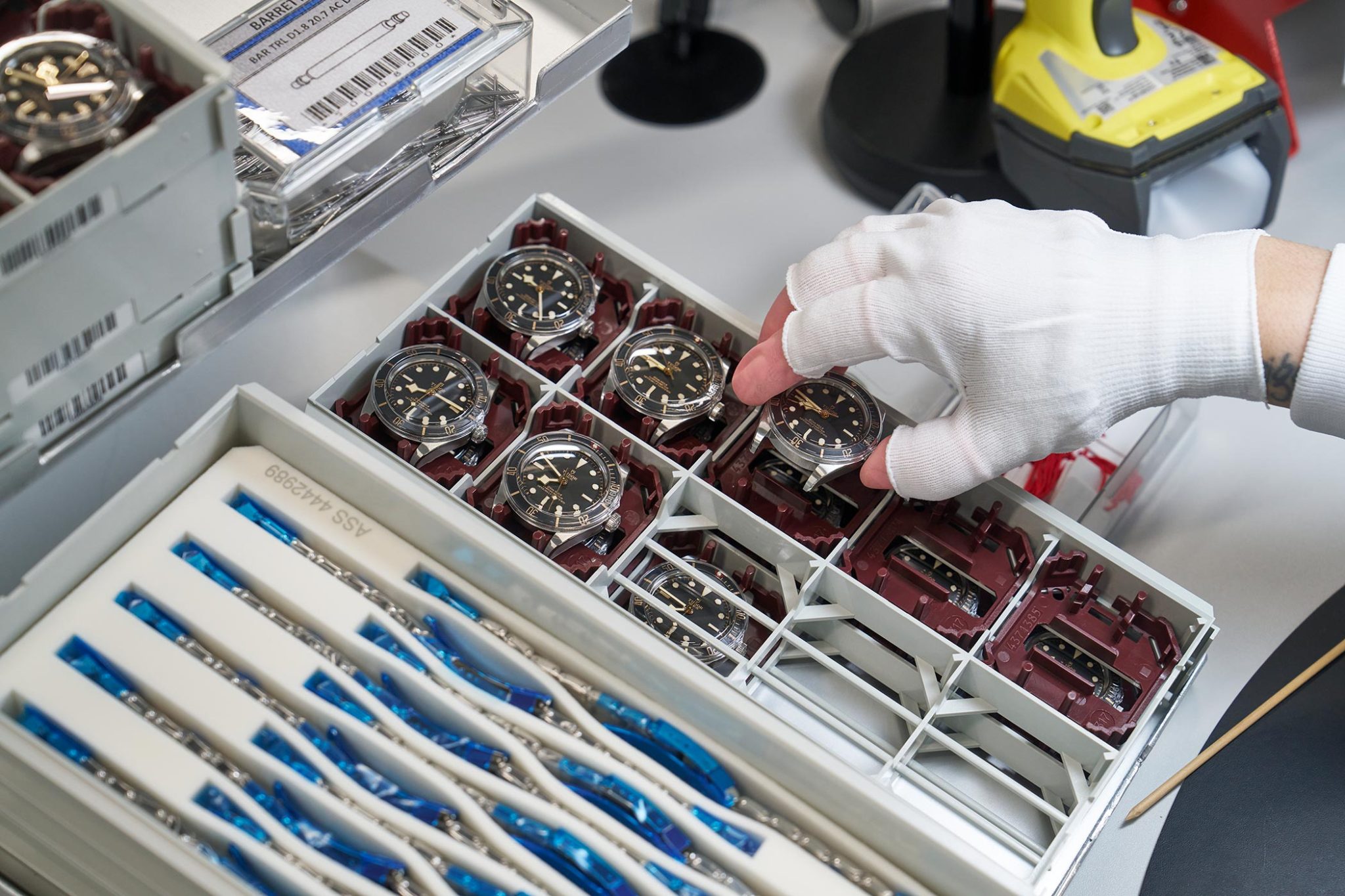 TUDOR-Manufacture-bracelet-fitting