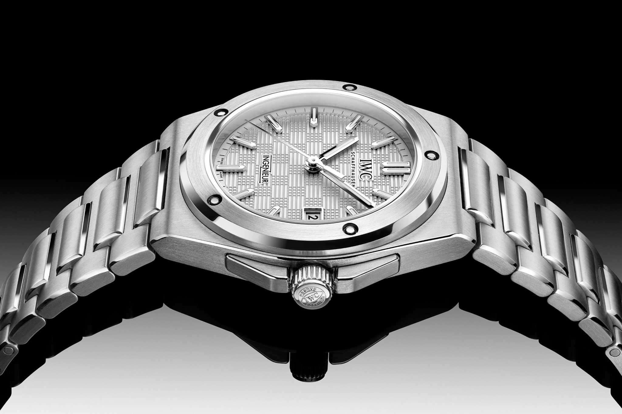 IWC-Ingenieur-Autmatic-40-IW328902-Gerald-Genta-Design-2
