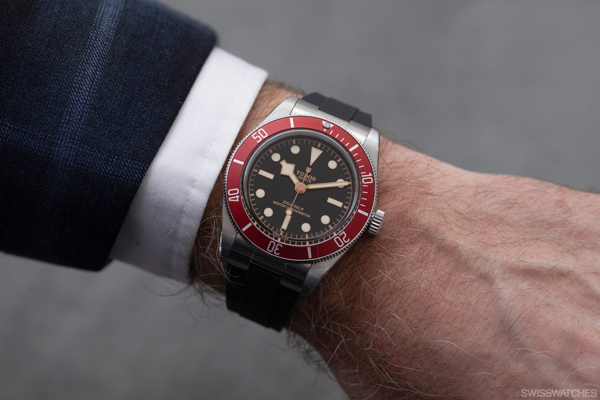 Tudor-Black-Bay-7941A1A0RU-Am-Handgelenk-2