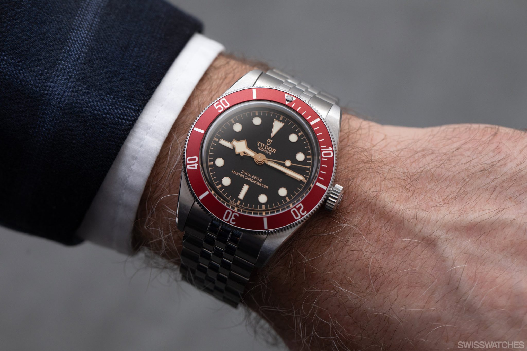 Tudor-Black-Bay-7941A1A0RU-On-The-Wirst
