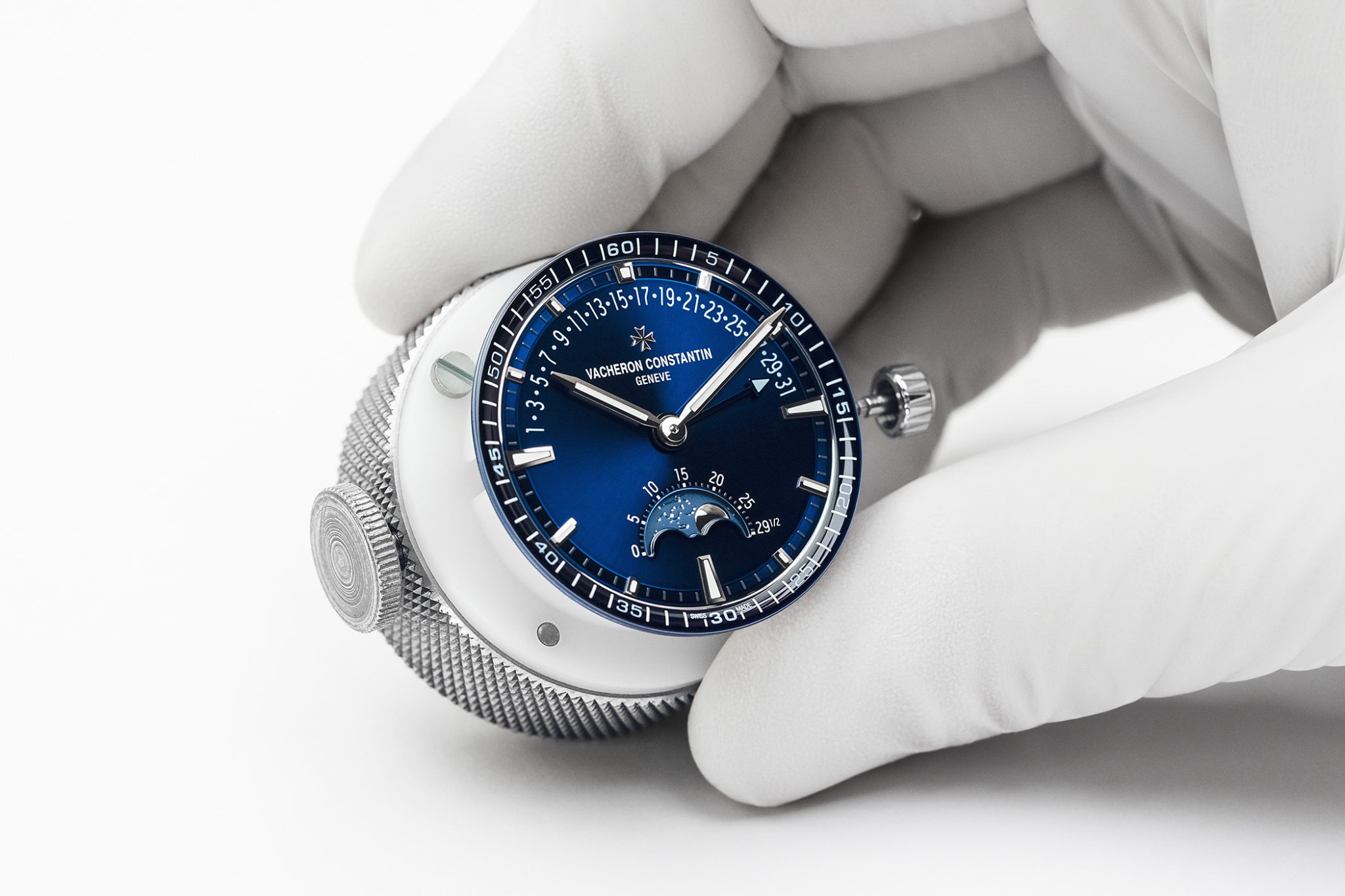 Vacheron-Constantin-Overseas-Moon-Phase-Retrograde-Date-4000V:210A-B911-Dial