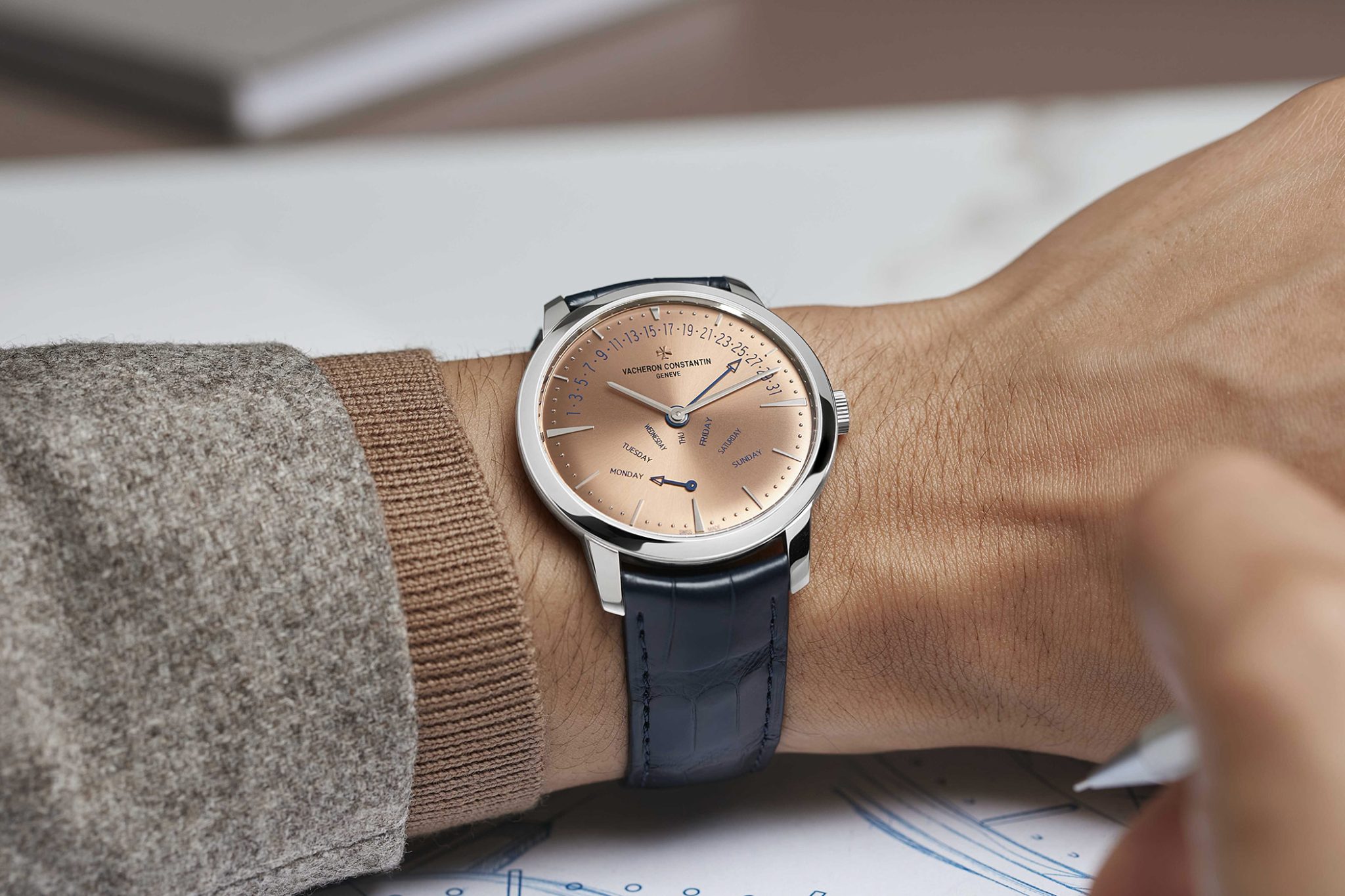 Vacheron-Constantin-Patrimony-Retrograde-Day-Date-4000U:000P-H003-Case