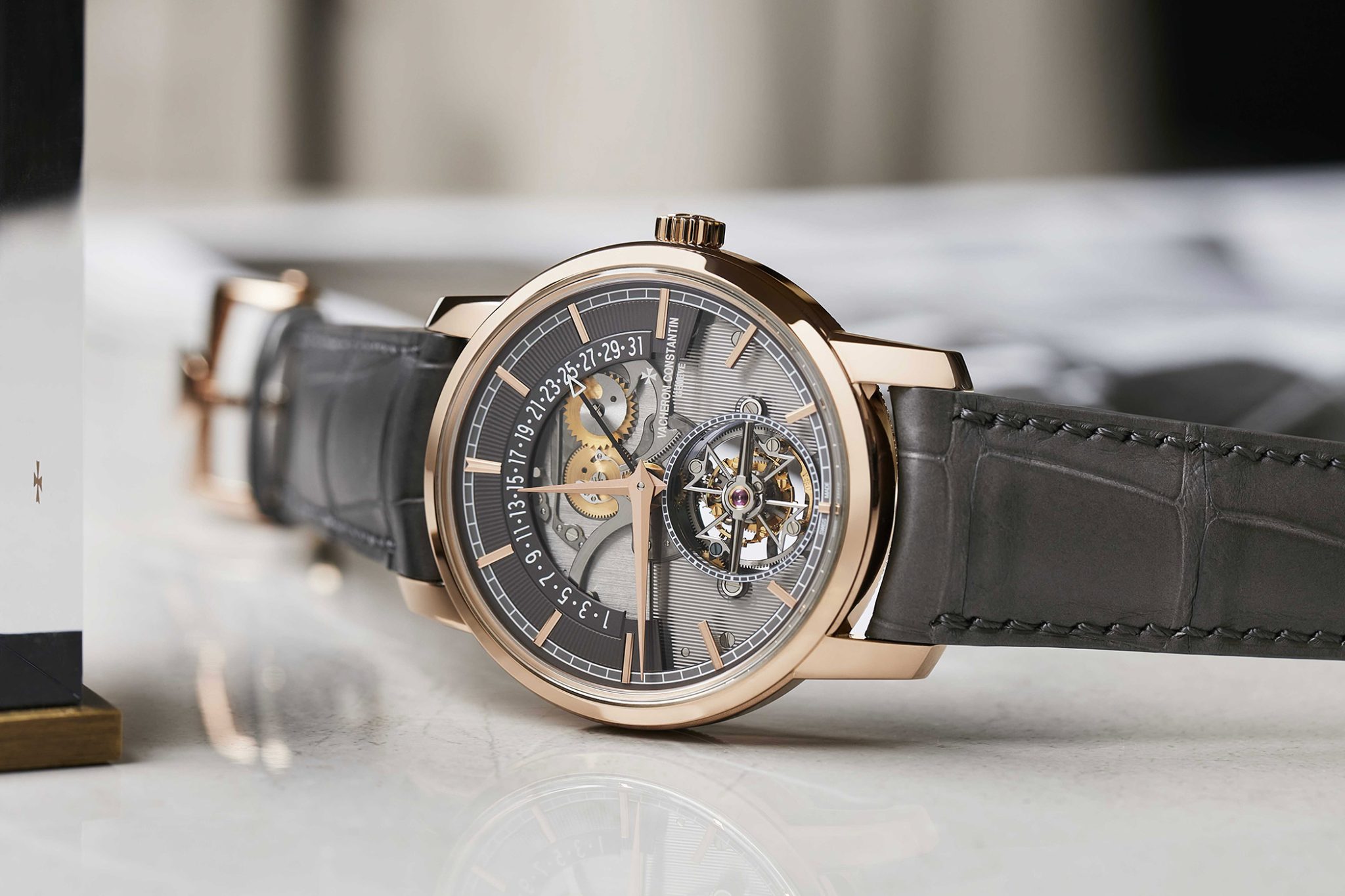 Traditionnelle-Tourbillon-Retrograde-Date-Openface-6010T:000R-B638-Bracelet