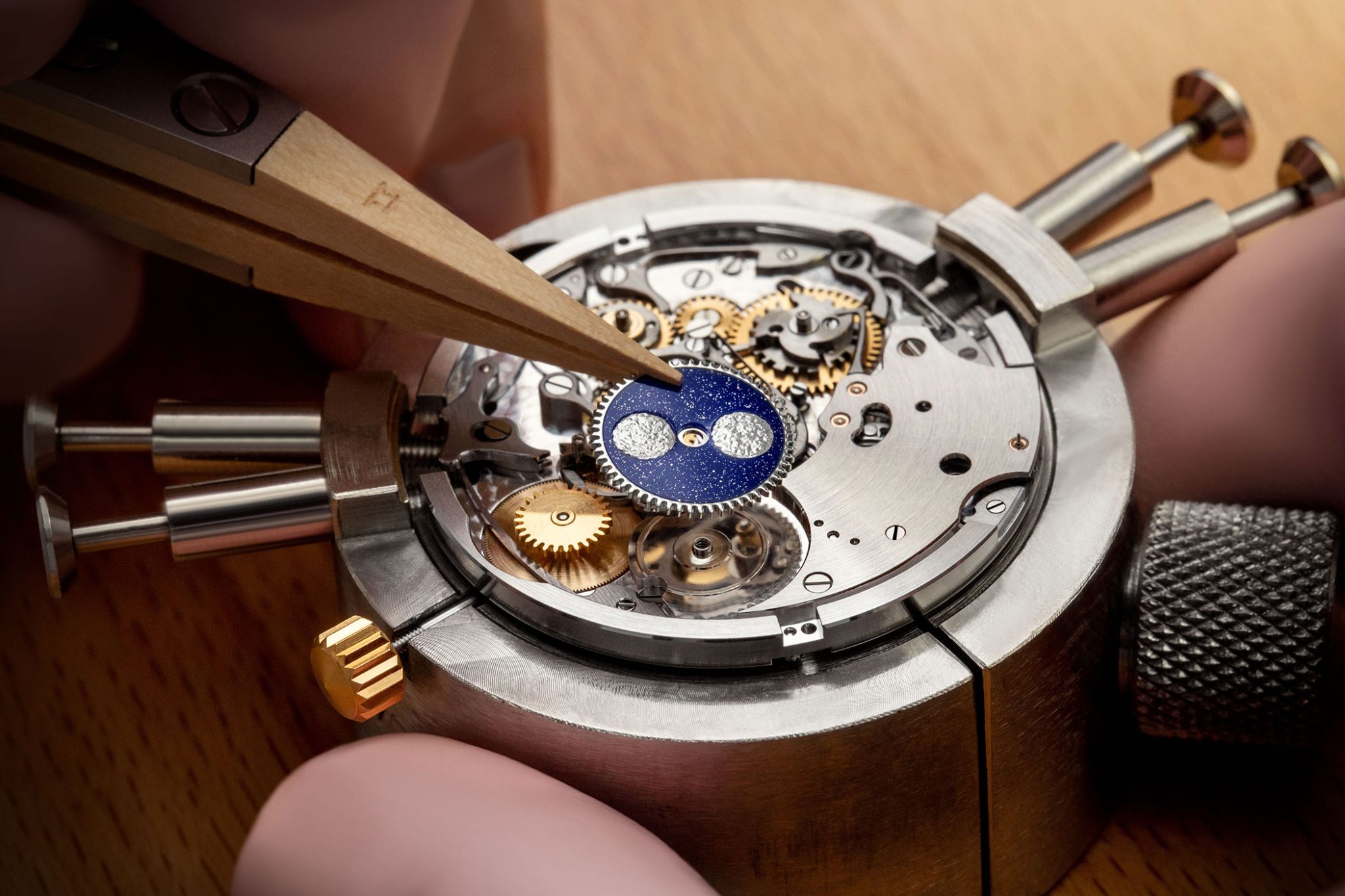 Breguet-Classique-Quantieme-Perpetuel-7327-Movement