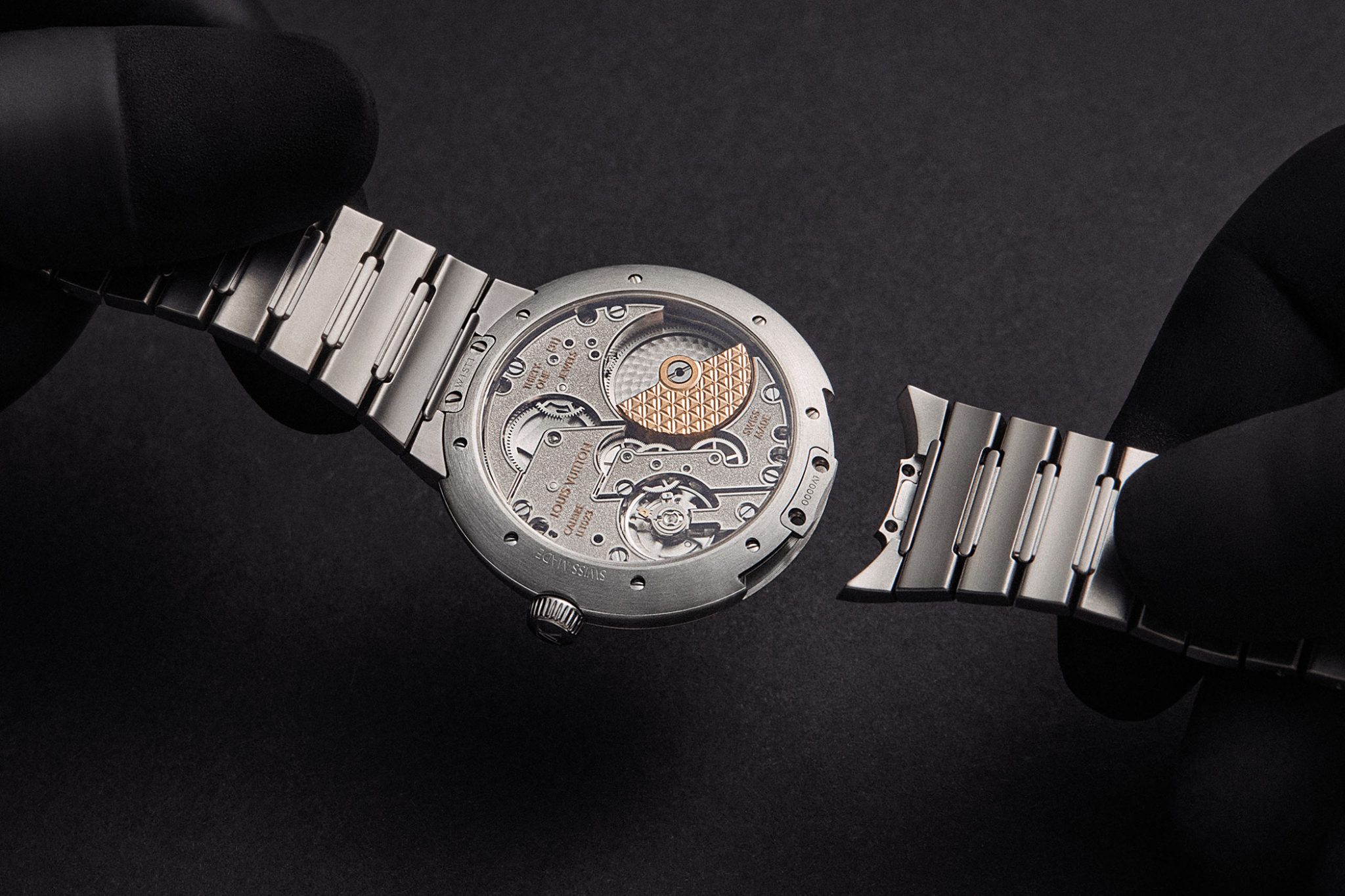 Louis-Vuitton-Tambour-New-Integrated-Steel-Sports-Watch-2023-La-Fabrique-Du-Temps-Bracelet