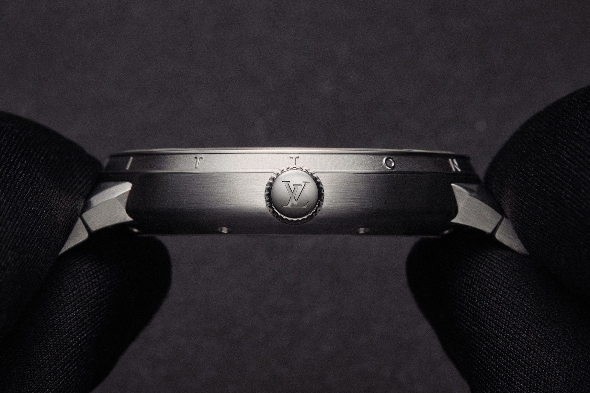 Louis-Vuitton-Tambour-New-Integrated-Steel-Sports-Watch-2023-La-Fabrique-Du-Temps-Thickness-8-3-mm