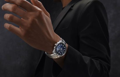 Jaeger-LeCoultre-Polaris-Chronograph-2023-Q9028181-Wristshot