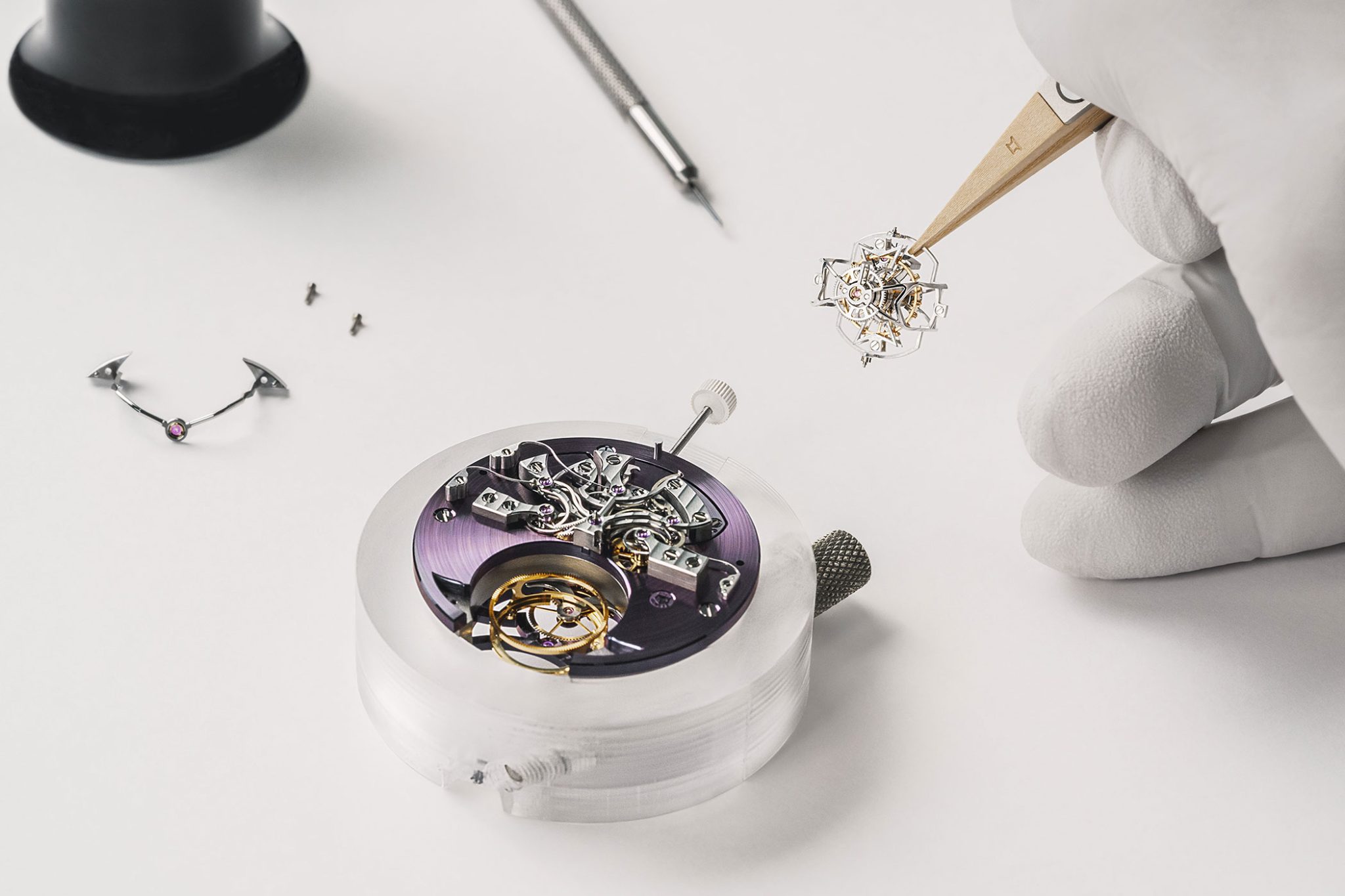 Vacheron-Constantin-Les-Cabinotiers-Rolls-Royce-Armillaire-Tourbillon-RR-9880C-000T-182C-P06