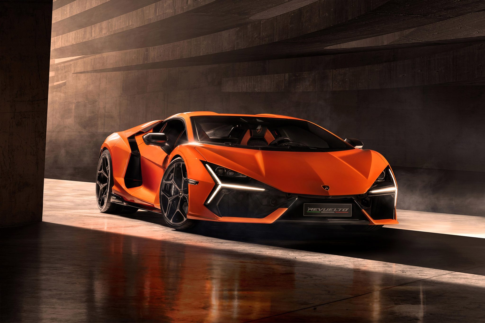 Lamborghini-Revuelto-First-Sportscar-with-V-12-Hybrid-Front-2