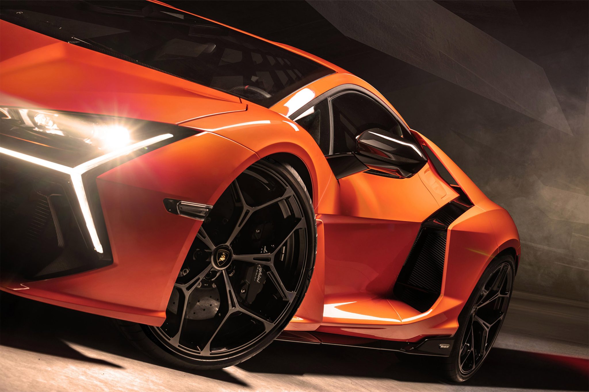 Lamborghini-Revuelto-First-Sportscar-with-V-12-Hybrid-Front