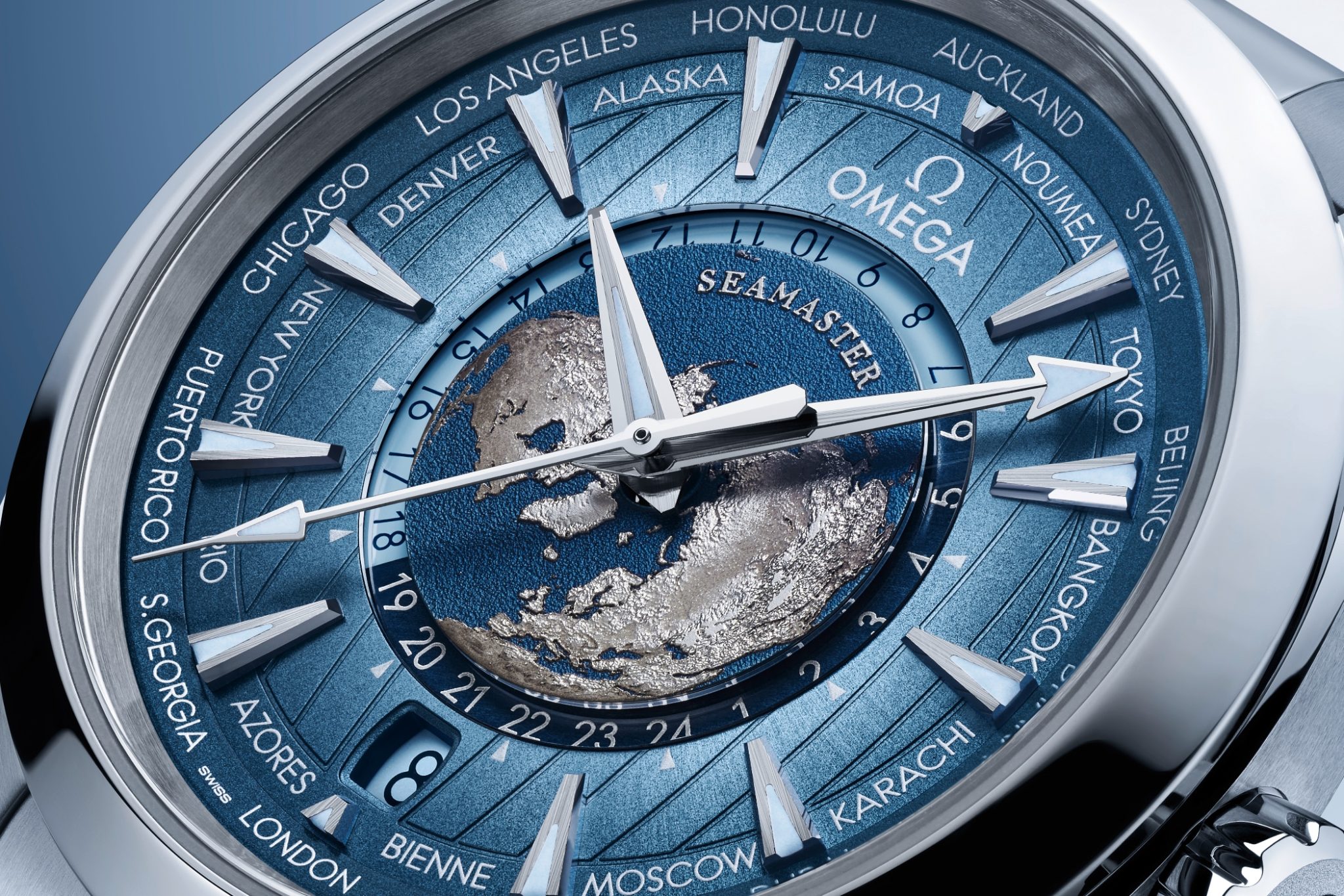 OMEGA-MYKONOS-Seamaster-Sumer-Blue-Aqua-Terra-Worldtimer-Close-Up