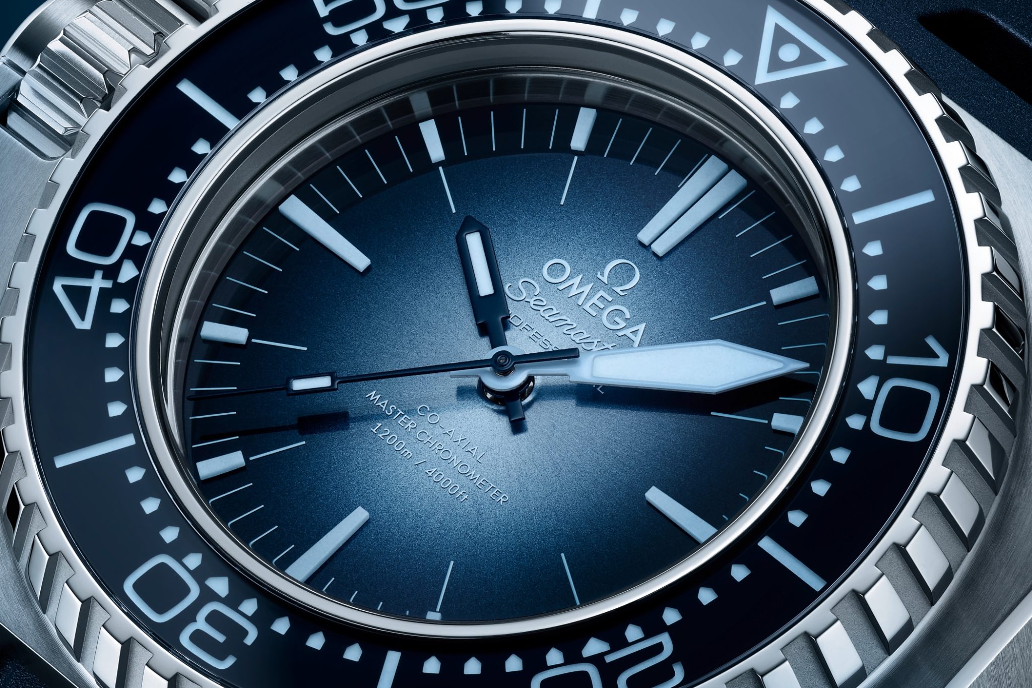 OMEGA-MYKONOS-Seamaster-Sumer-Blue-OMEGA-227.32.55.21.03.001-SEA-PLO-dial