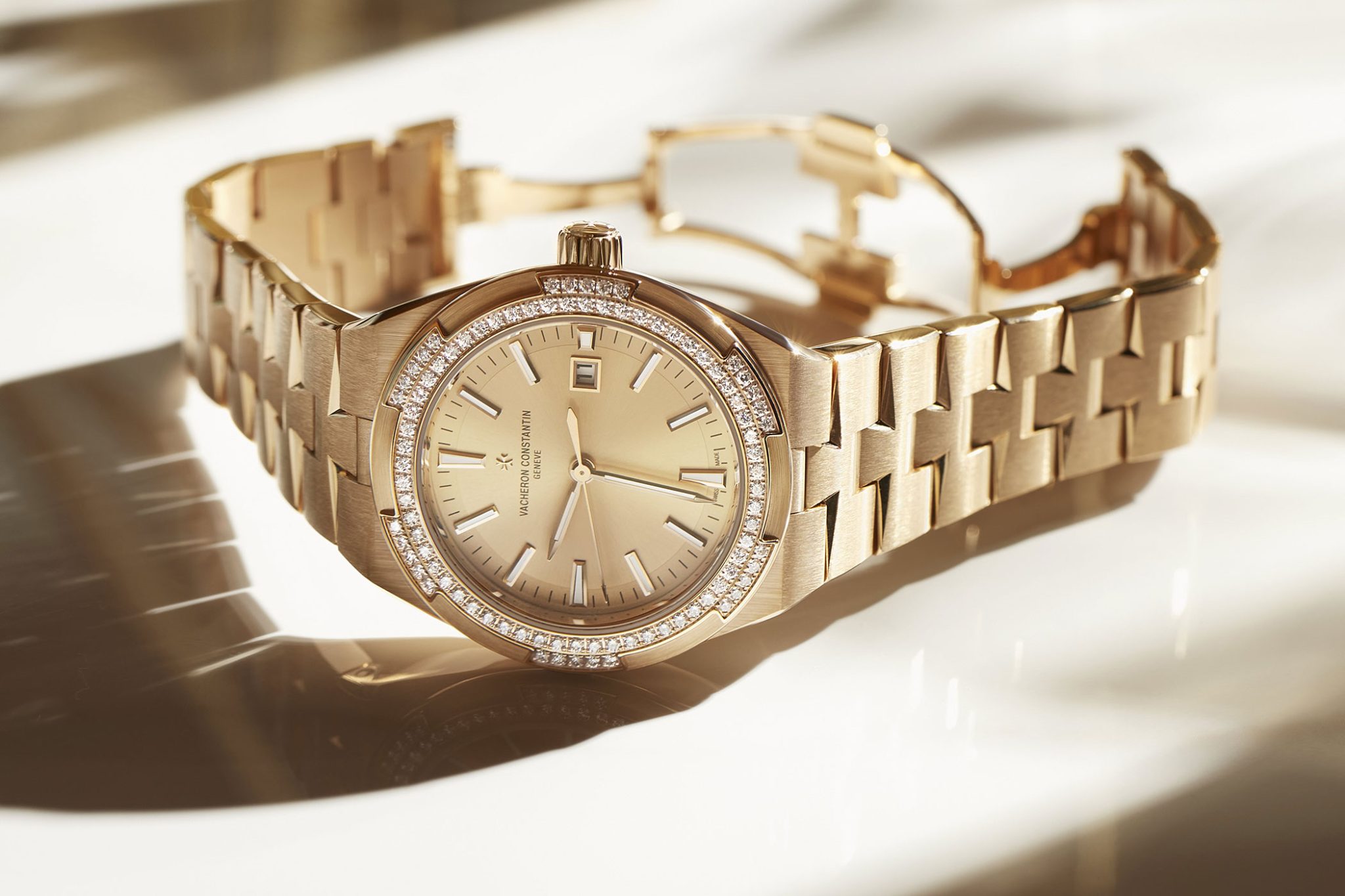 Vacheron-Constantin-Overseas-4605v-200r-b968-Gold-Bracelet