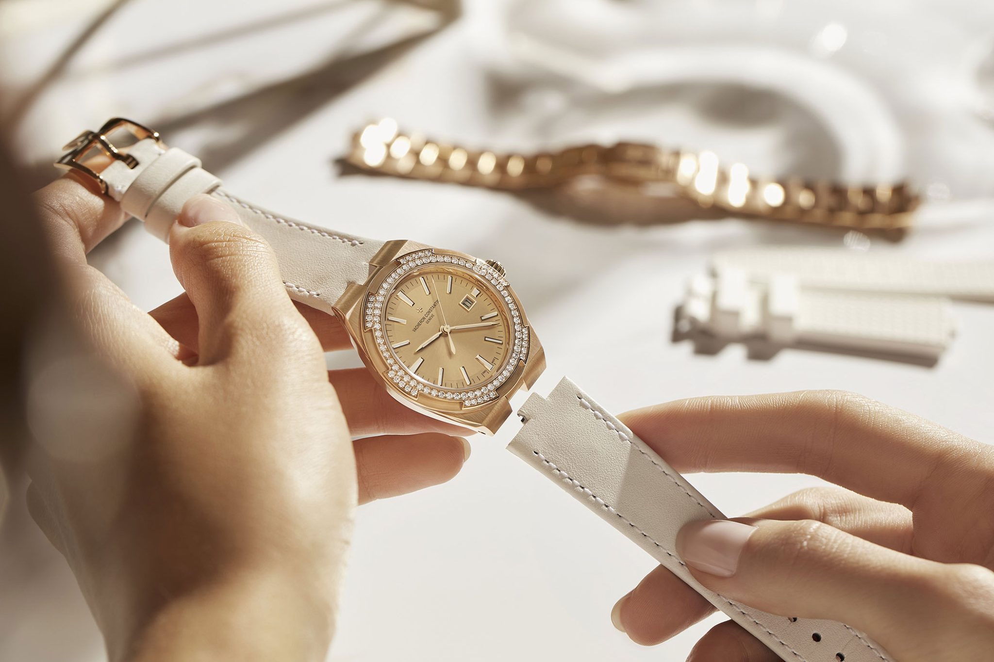Vacheron-Constantin-Overseas-4605v-200r-b968-on-Leather-Strap