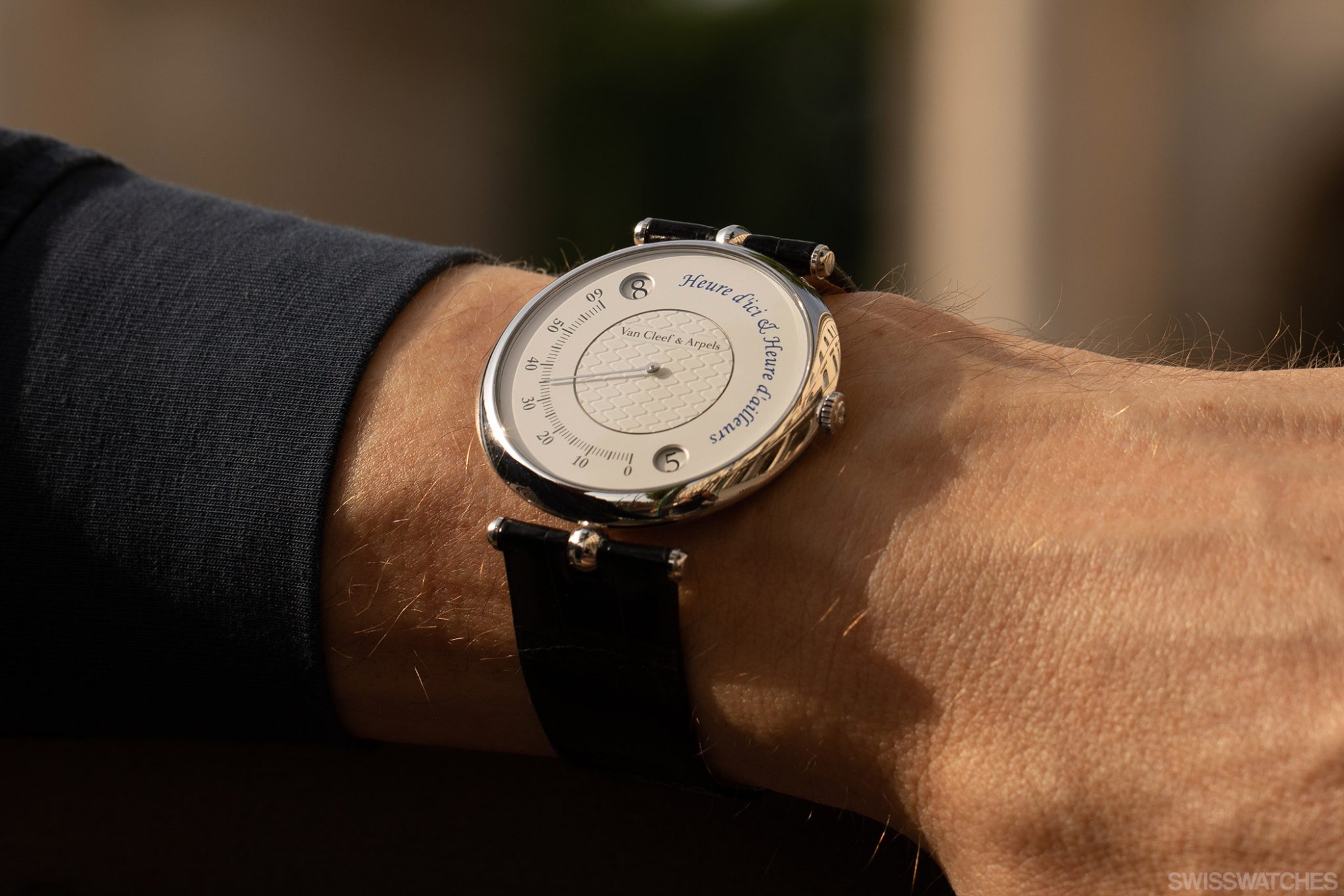 Van-Cleef-And-Arples-Pierre-Arples-Heure-Dici-Heure-Dailleurs-VCARO4II00-On-The-Wrist