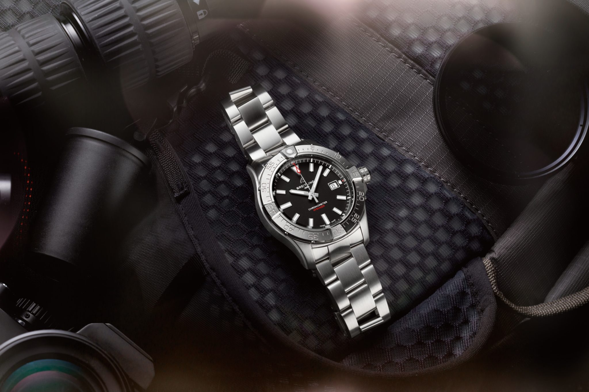 Breitling-Avenger-Automatic-42-A17328101B1A1-Black-Dial-Bracelet