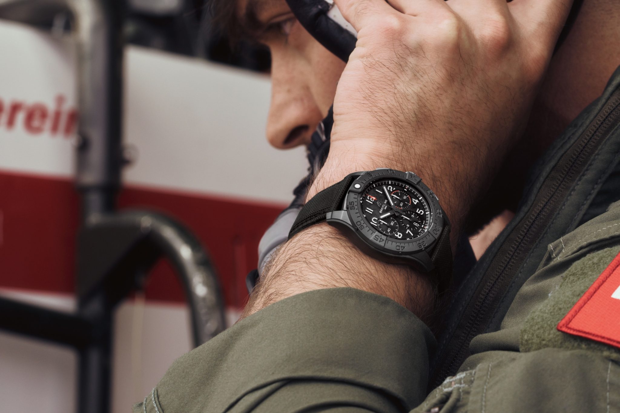 Breitling-Avenger-B01-Chronograph-44-Night-Mission_Wristshot-Pilot