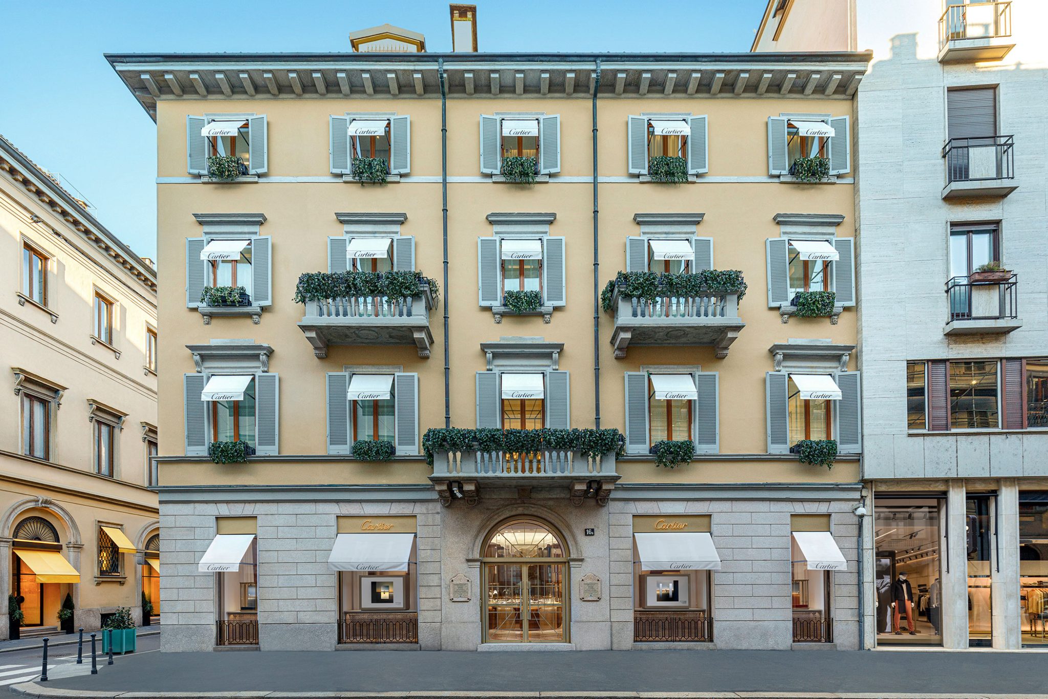 Cartier-Boutique-and-Tank-Louis-Cartier-Launch-Event-in-Milano